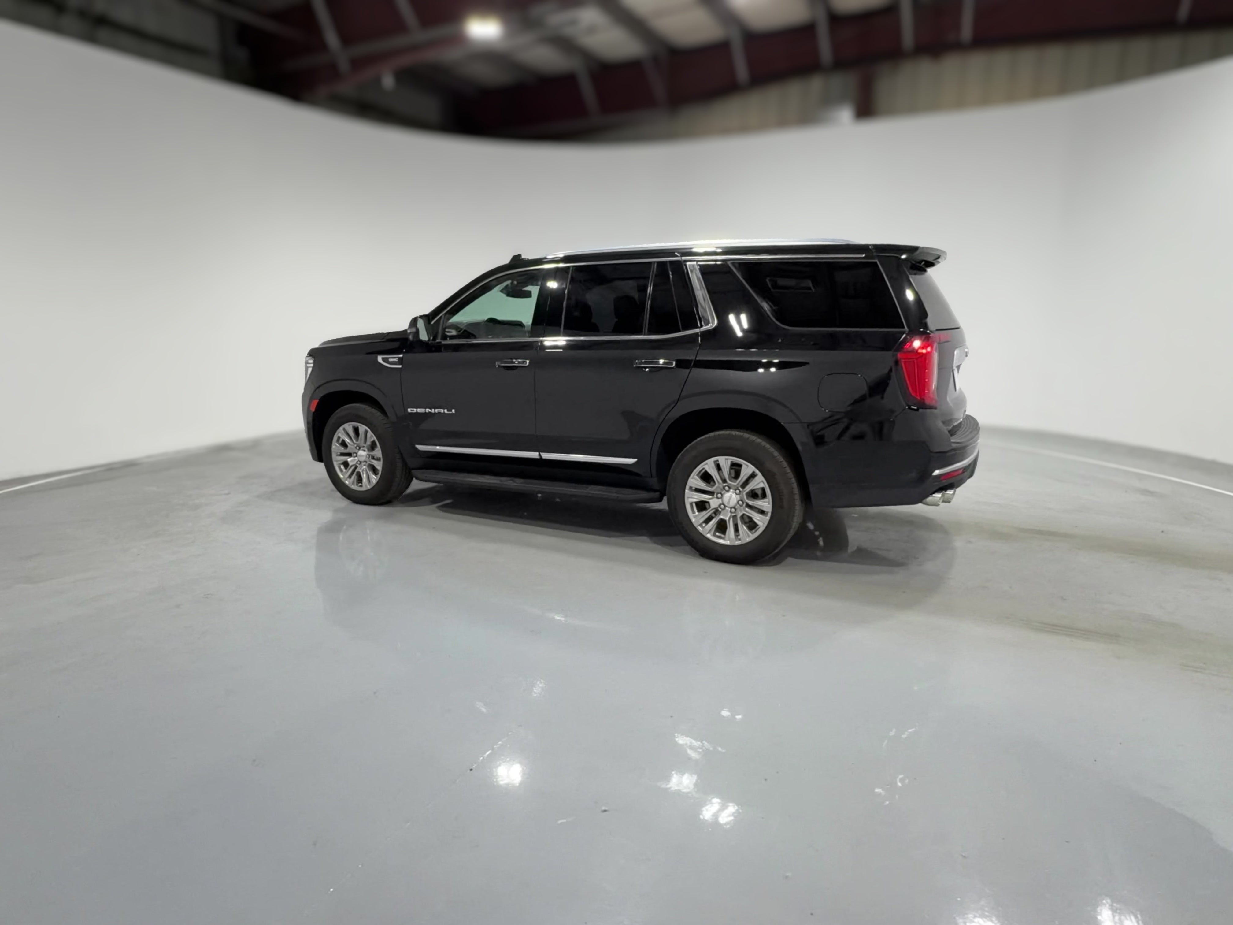 2023 GMC Yukon Denali - Photo 32