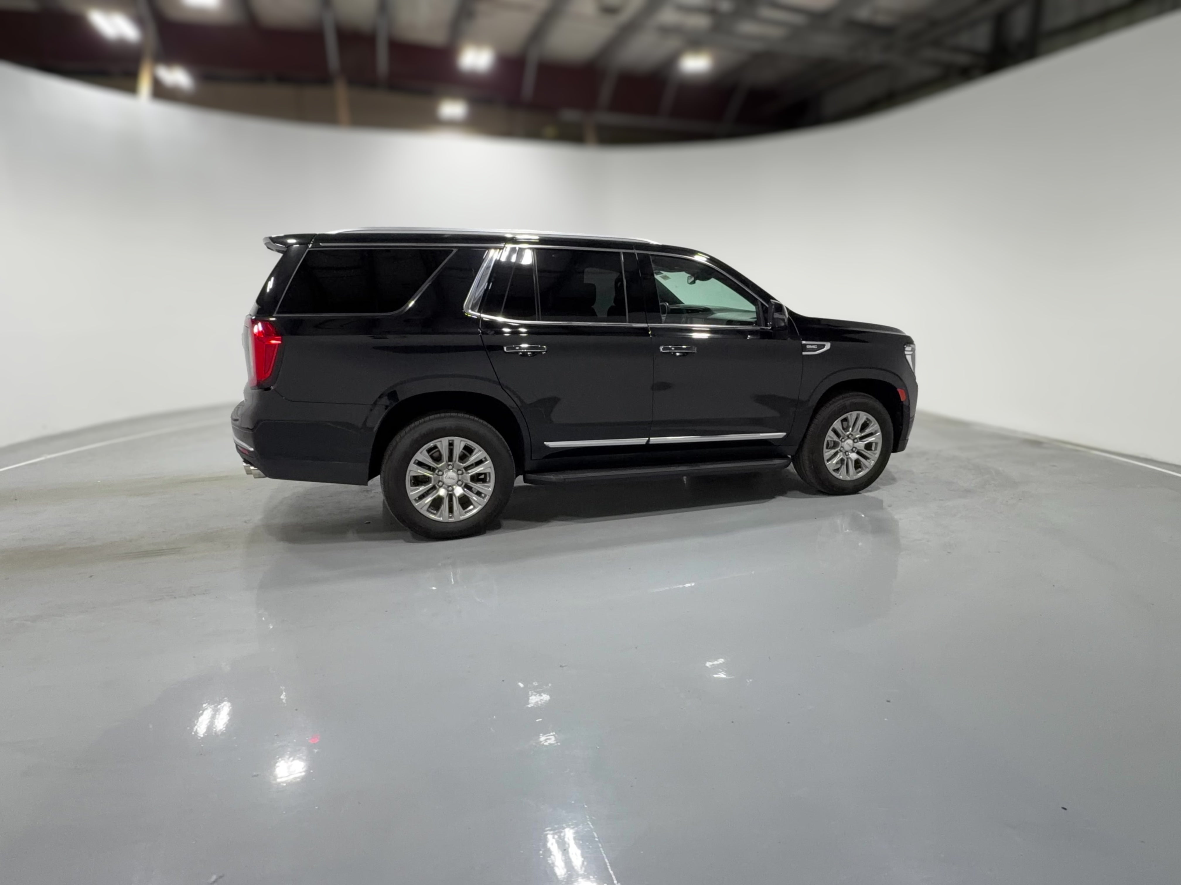 2023 GMC Yukon Denali - Photo 38