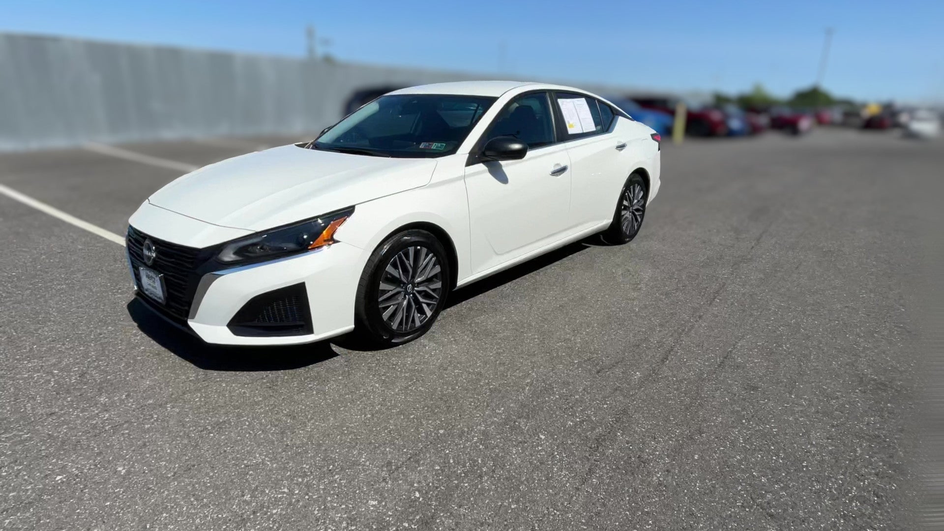 2025 Nissan Altima vehicle photo