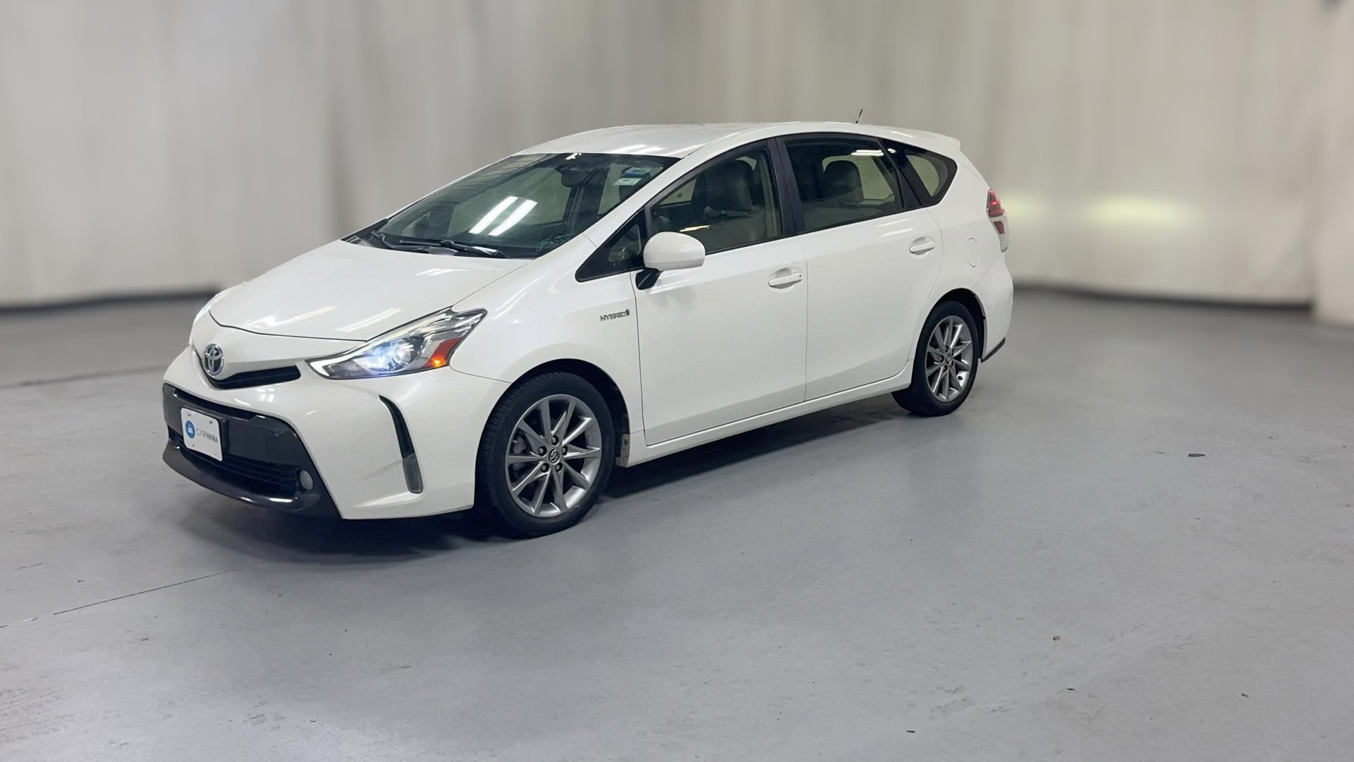2016 Toyota Prius v vehicle photo