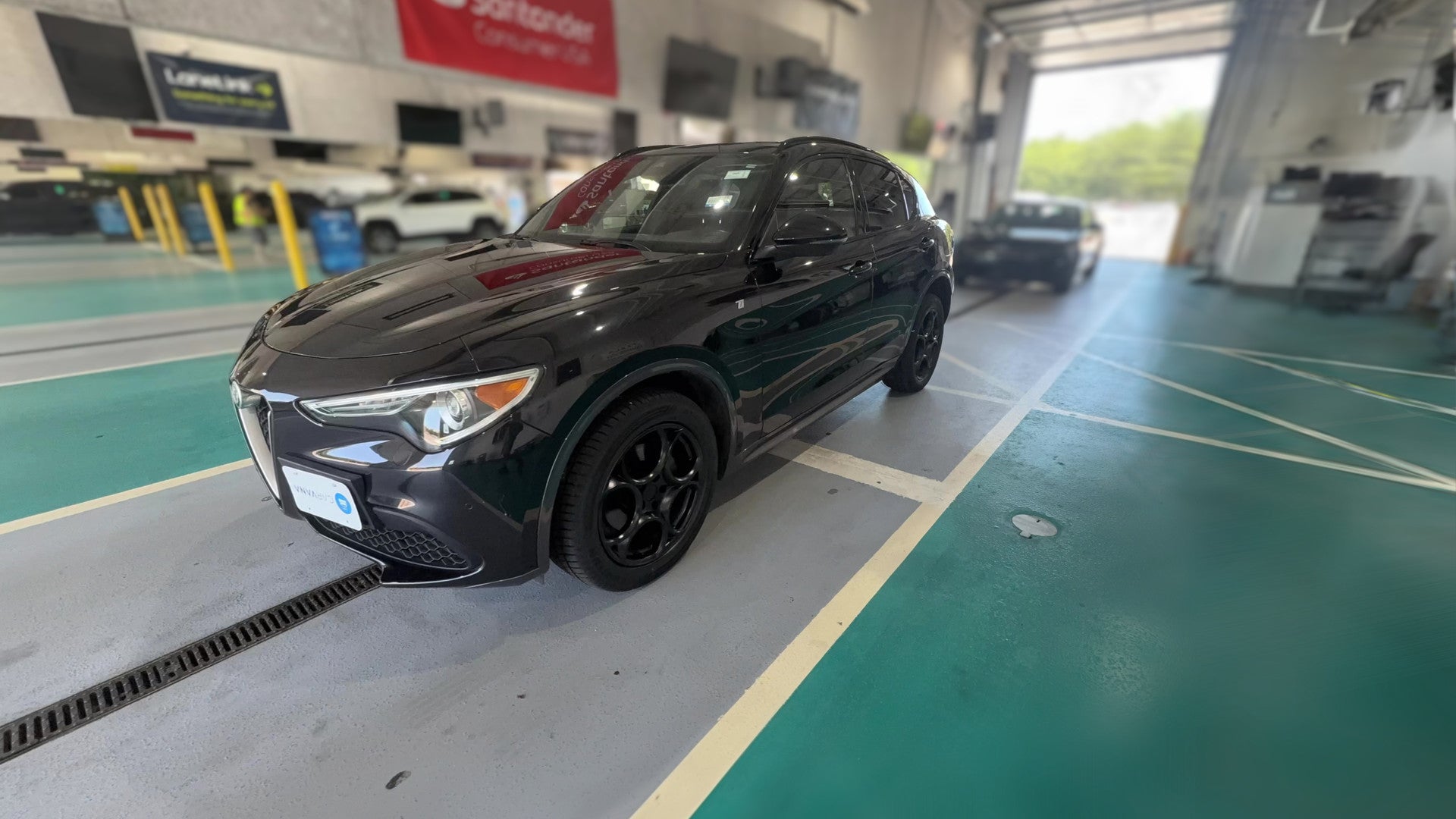 2023 Alfa Romeo Stelvio vehicle photo