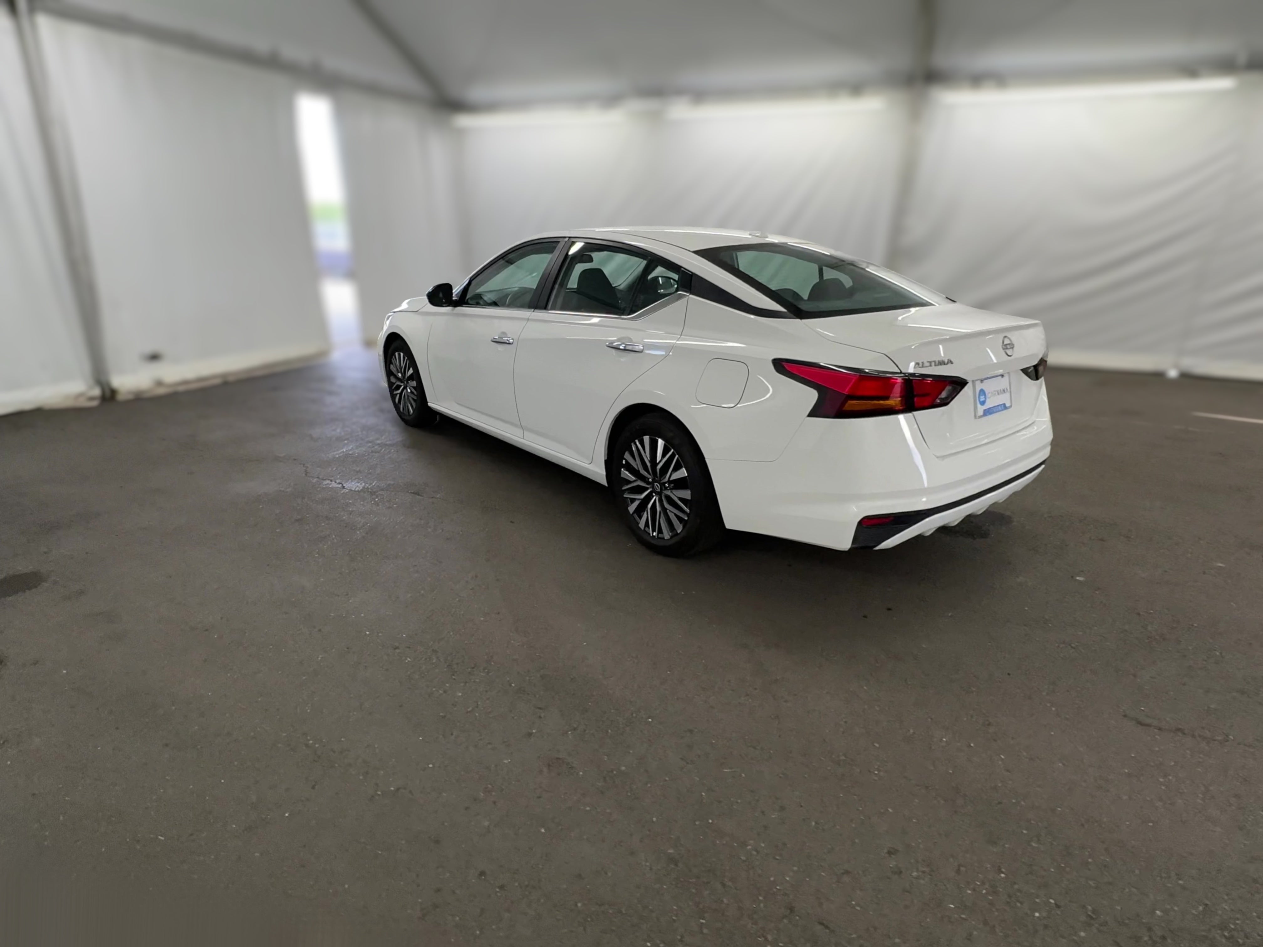 2025 Nissan Altima SV - Photo 28