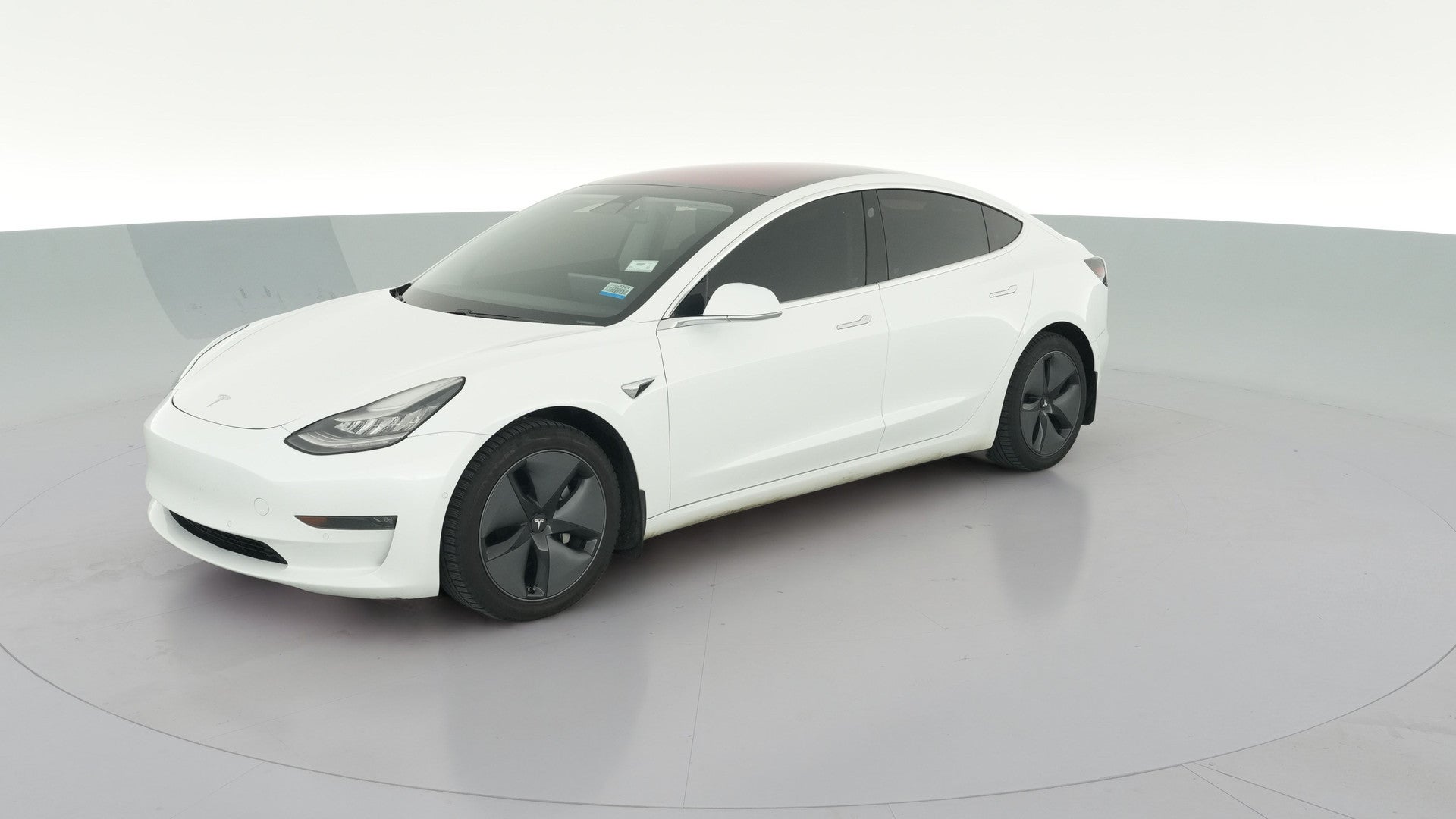 2018 Tesla Model 3 vehicle photo