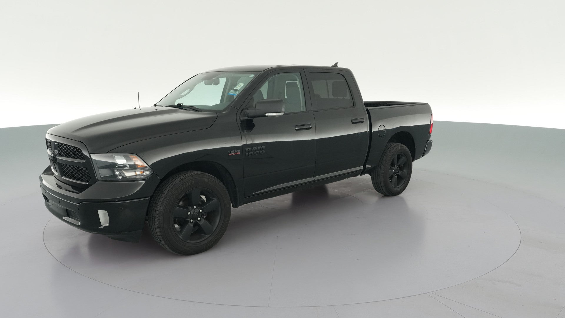 2018 Ram 1500 Crew Cab vehicle photo