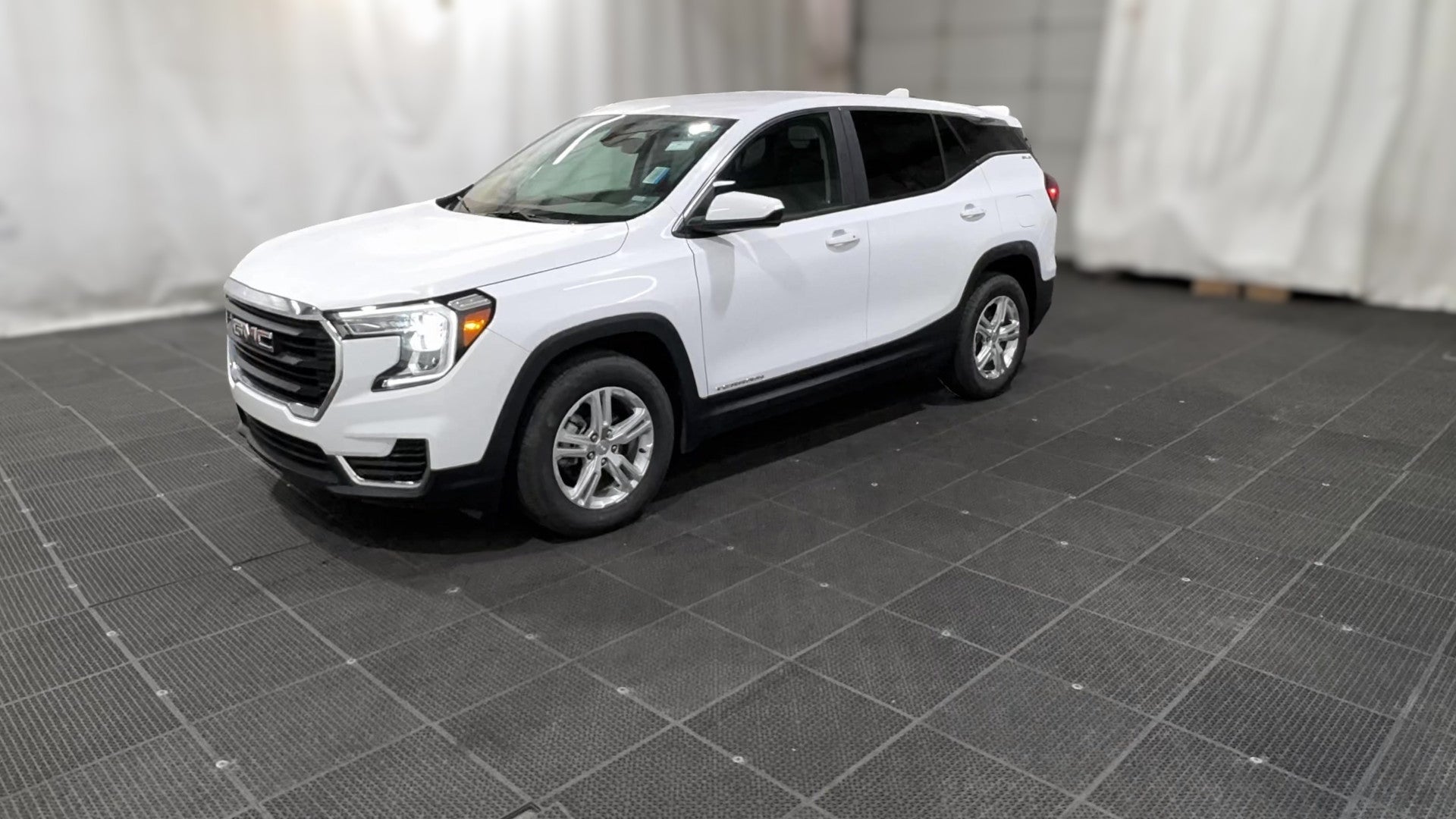 2024 GMC Terrain vehicle photo
