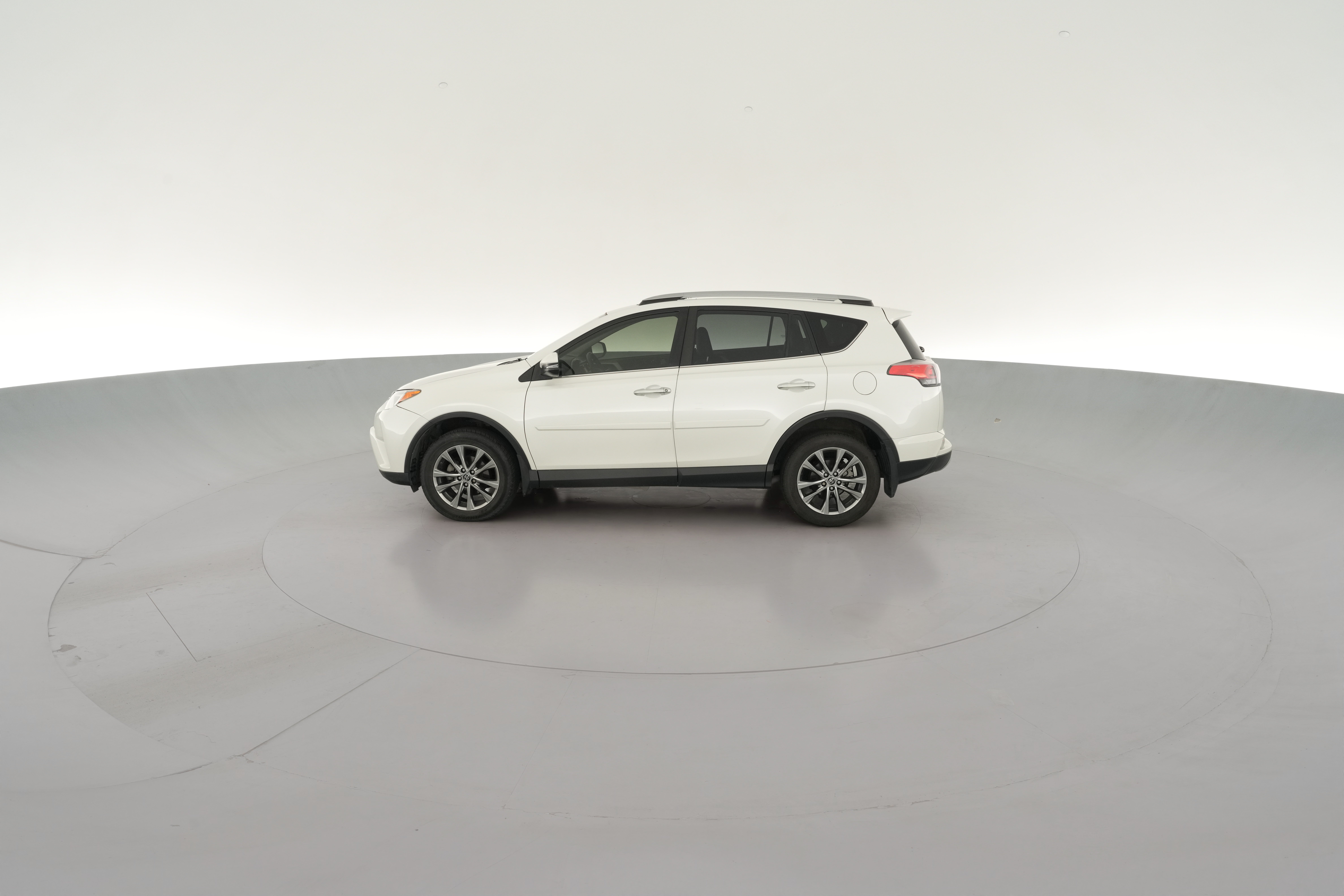 2018 Toyota RAV4 Limited - Photo 28