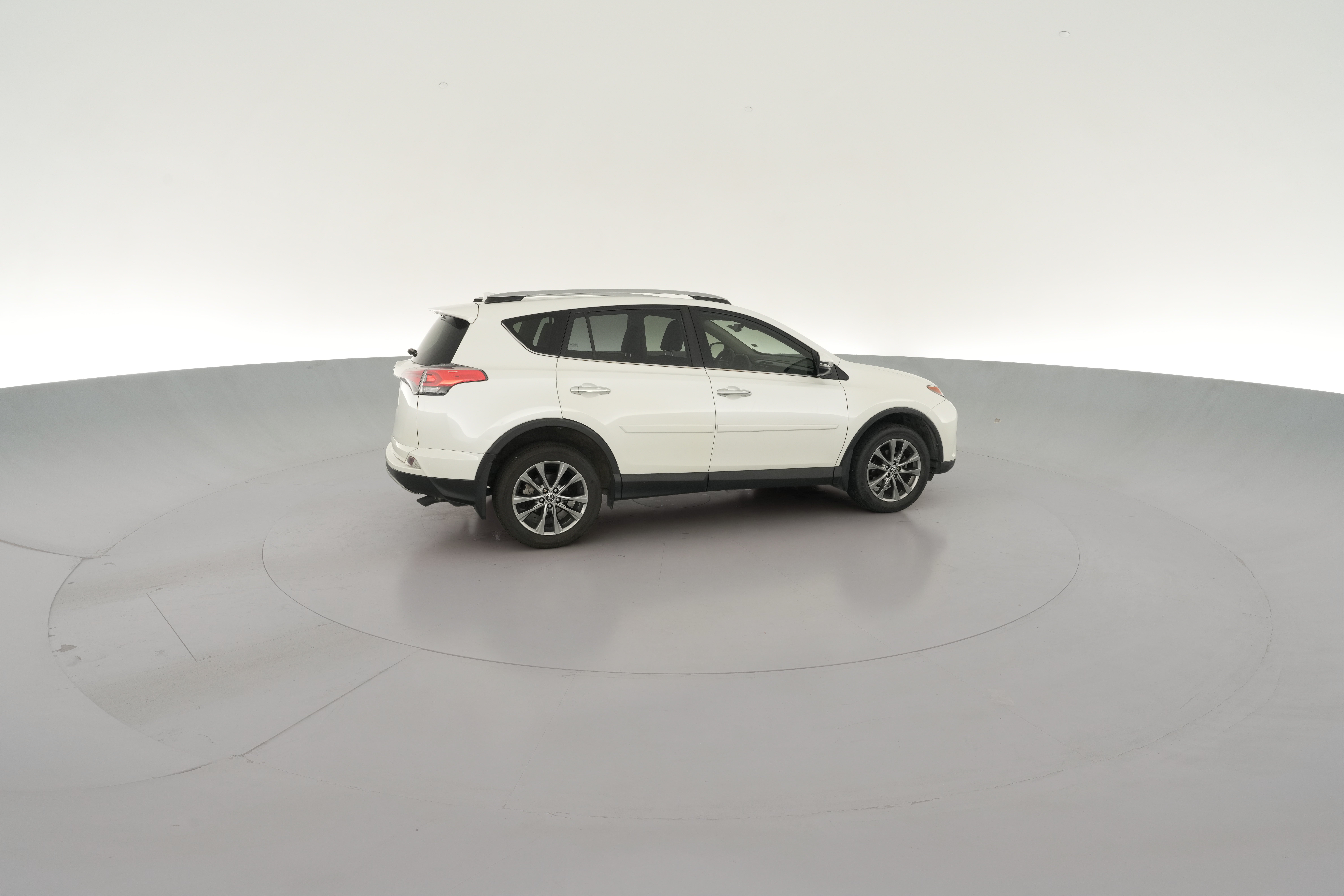 2018 Toyota RAV4 Limited - Photo 35