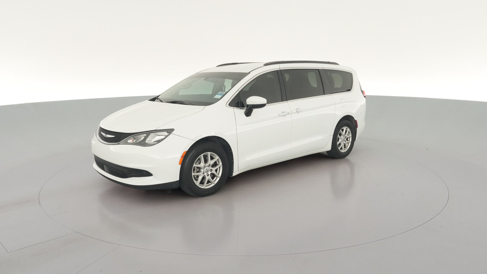 2021 Chrysler Voyager vehicle photo
