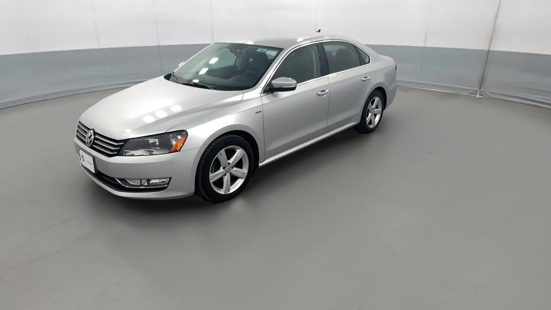 2015 Volkswagen Passat vehicle photo