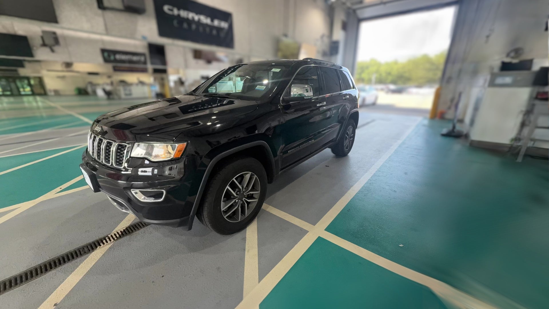 2021 Jeep Grand Cherokee vehicle photo