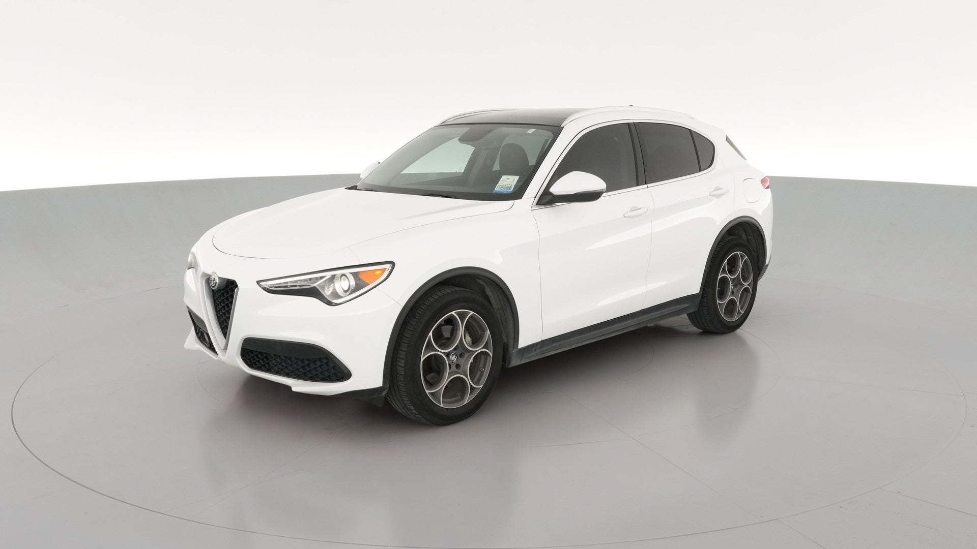 2018 Alfa Romeo Stelvio vehicle photo