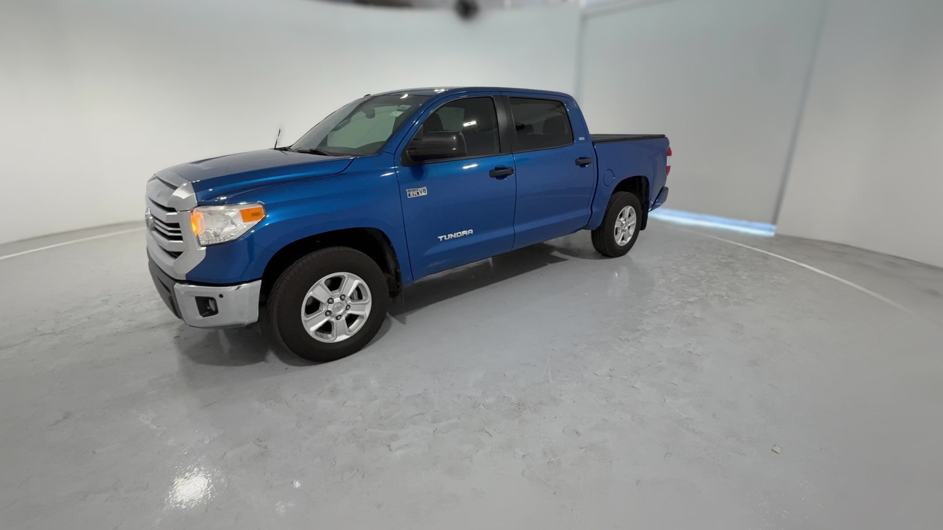 2017 Toyota Tundra CrewMax vehicle photo
