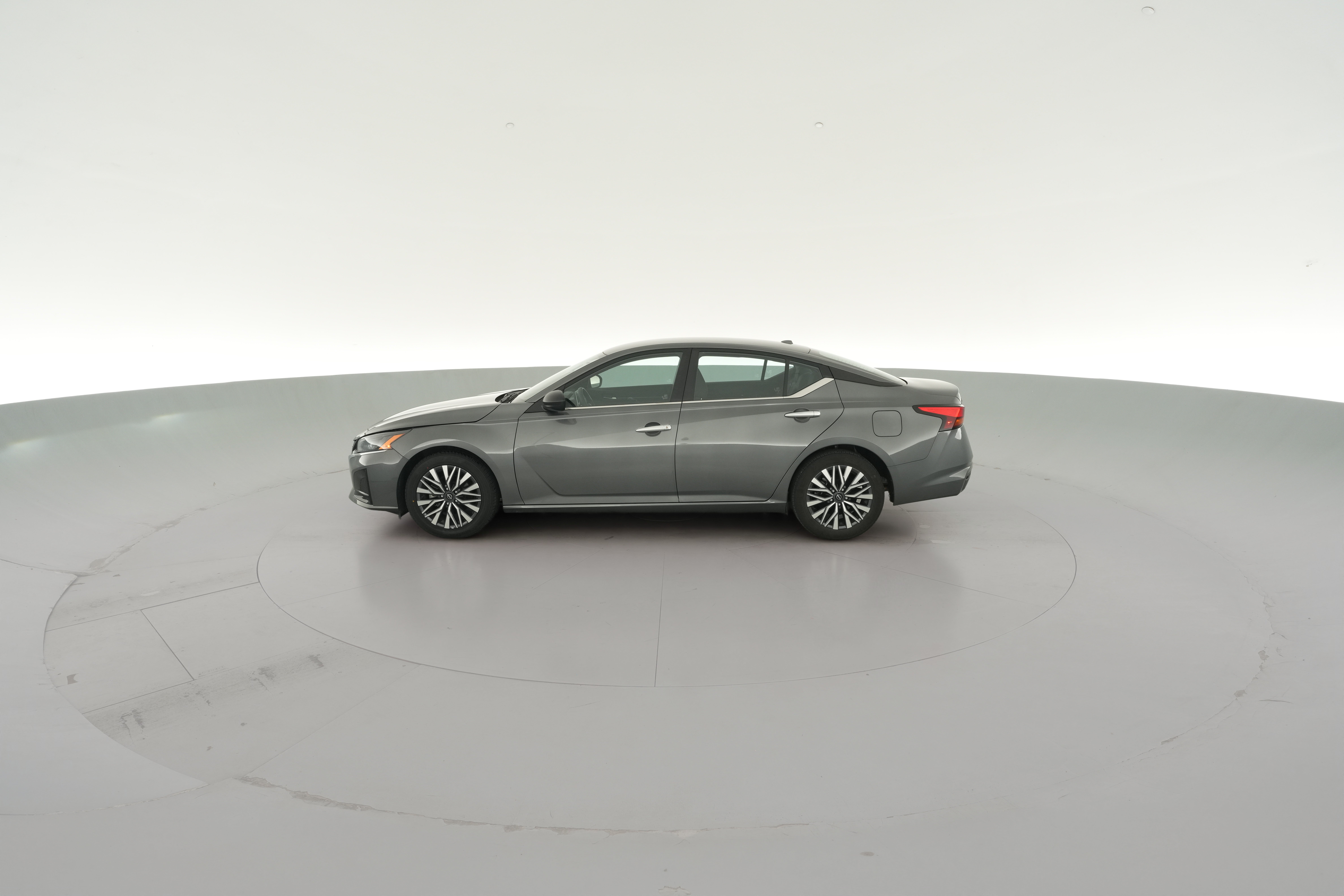 2025 Nissan Altima SV - Photo 25