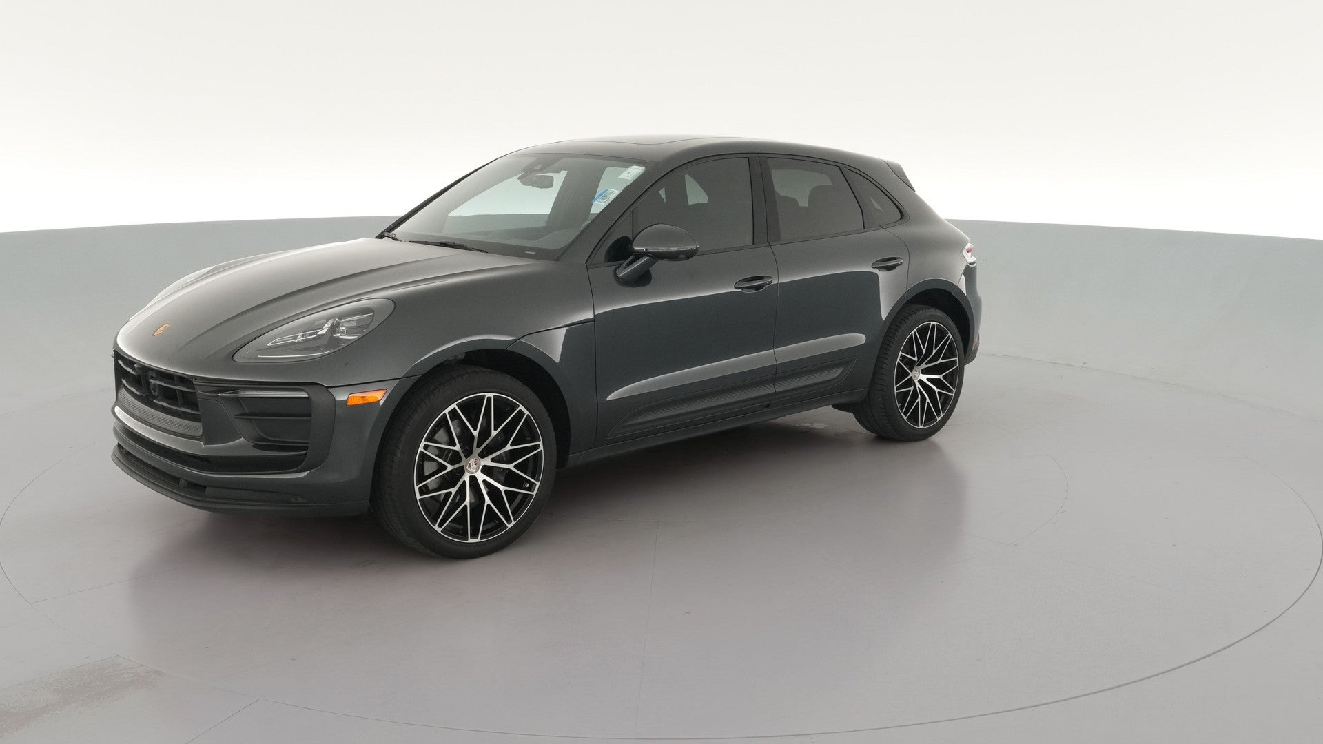 2024 Porsche Macan vehicle photo