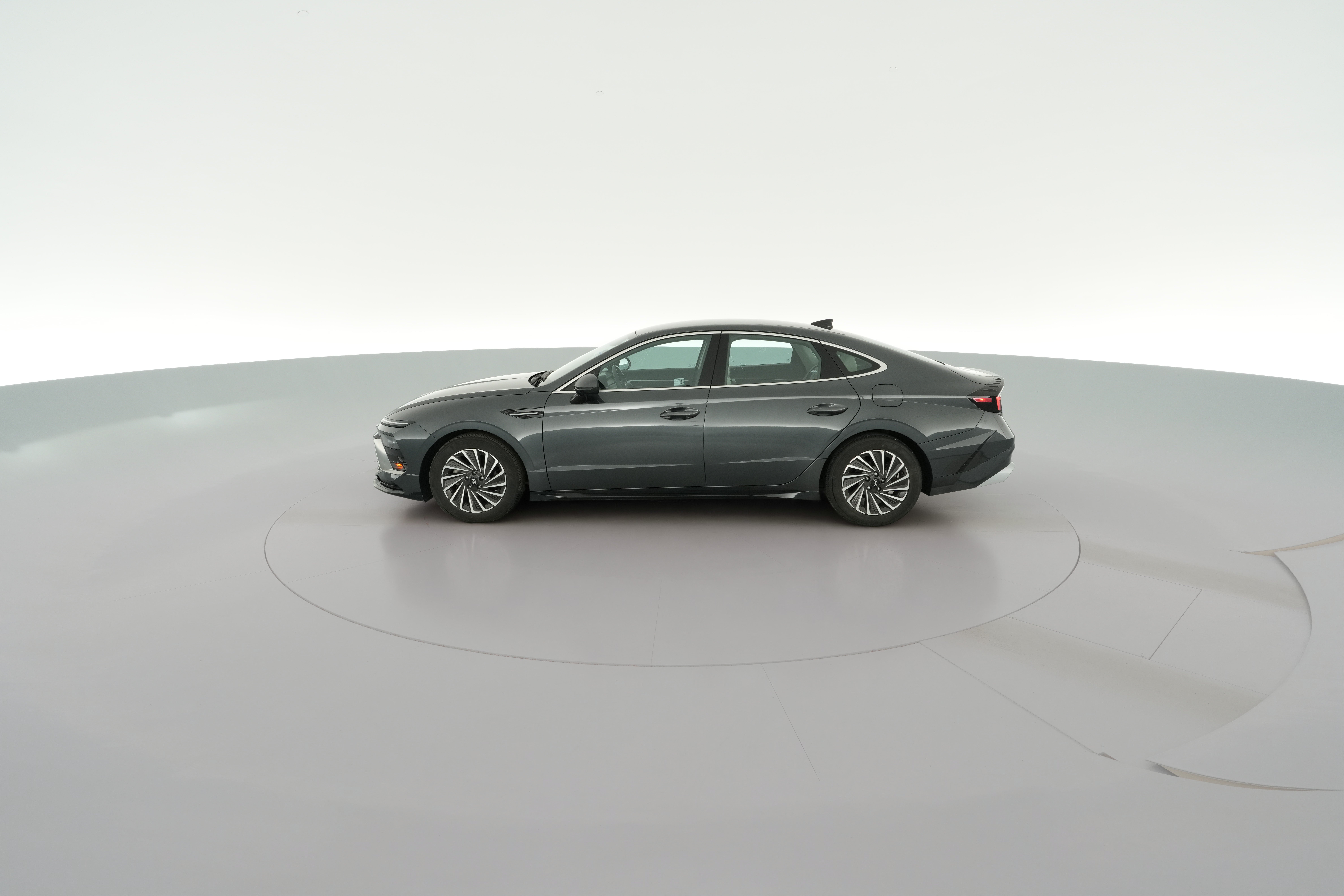 2025 Hyundai Sonata Hybrid SEL - Photo 28