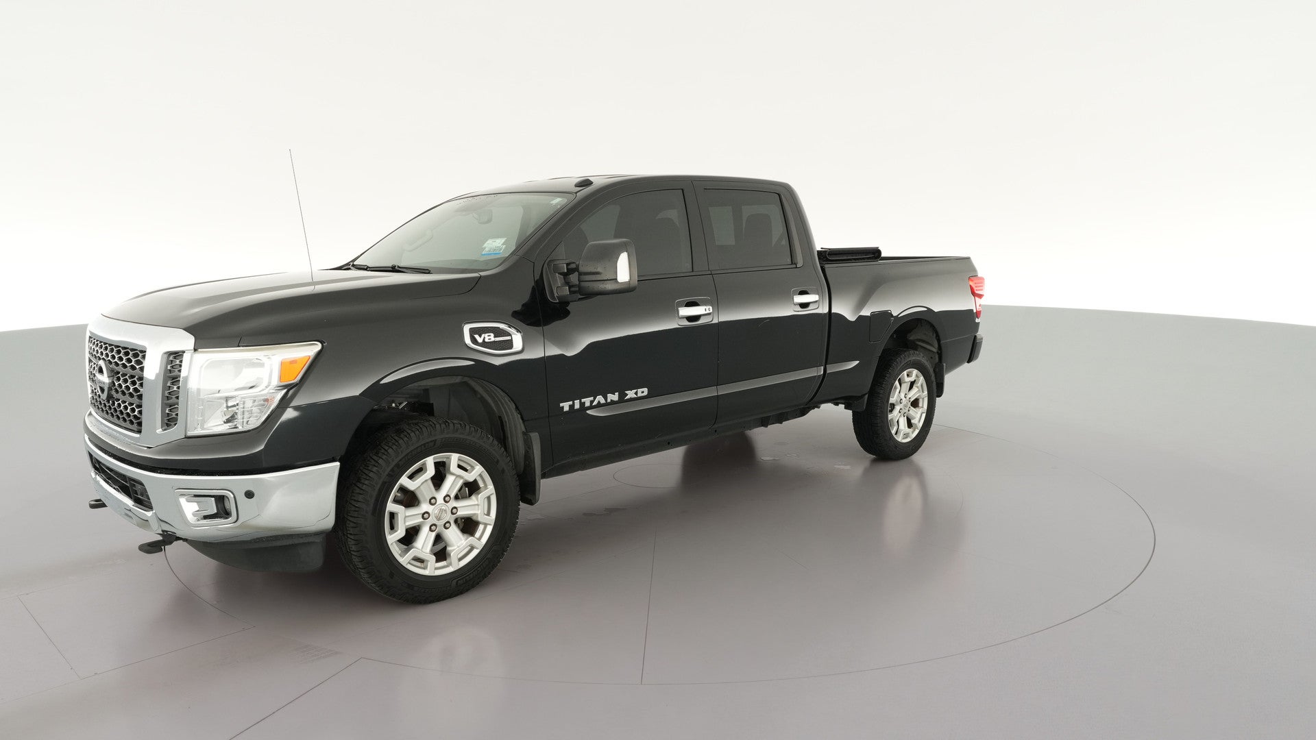 2017 Nissan TITAN XD Crew Cab vehicle photo