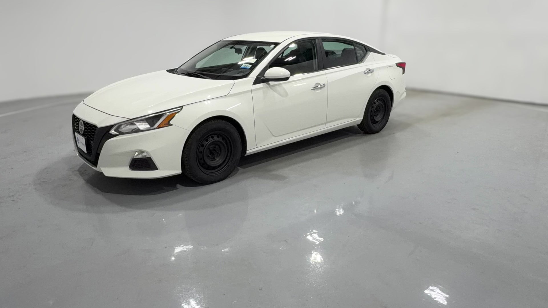 2019 Nissan Altima vehicle photo