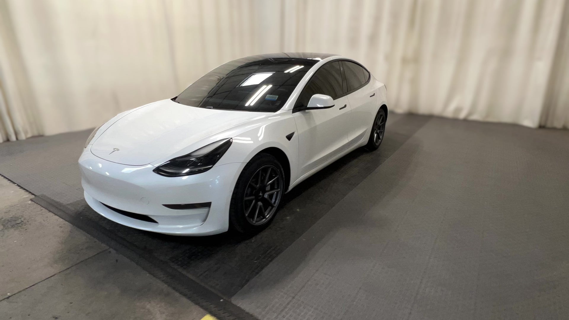2021 Tesla Model 3 vehicle photo