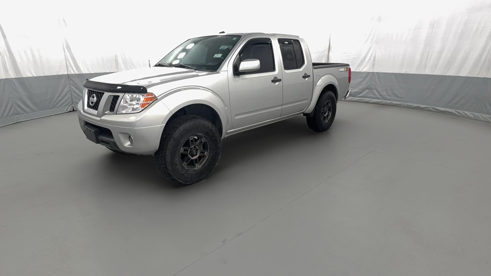 2019 Nissan Frontier Crew Cab vehicle photo
