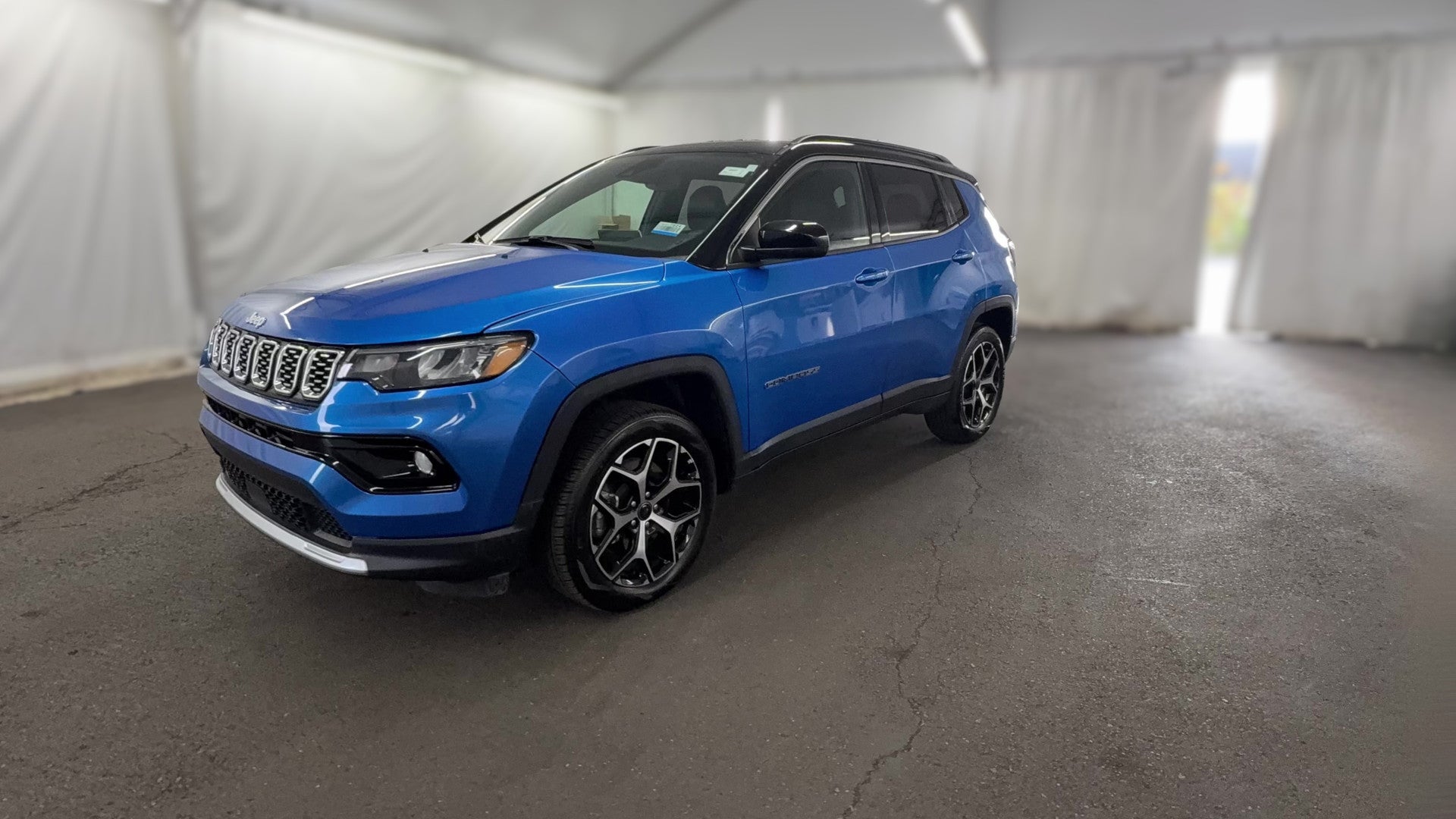 2025 Jeep Compass vehicle photo