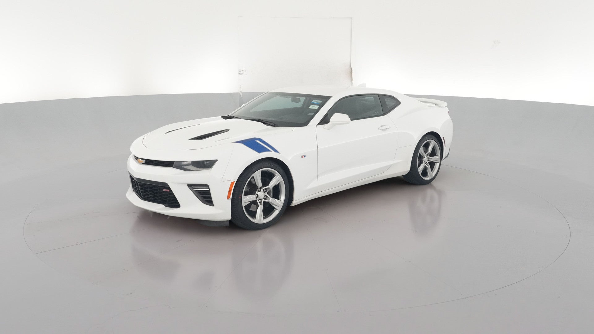 2018 Chevrolet Camaro vehicle photo