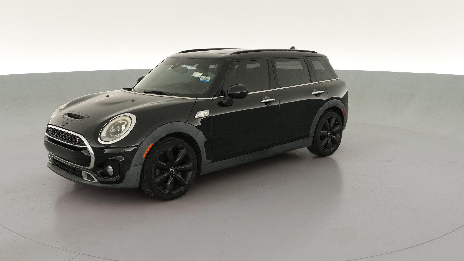 2017 MINI Clubman vehicle photo