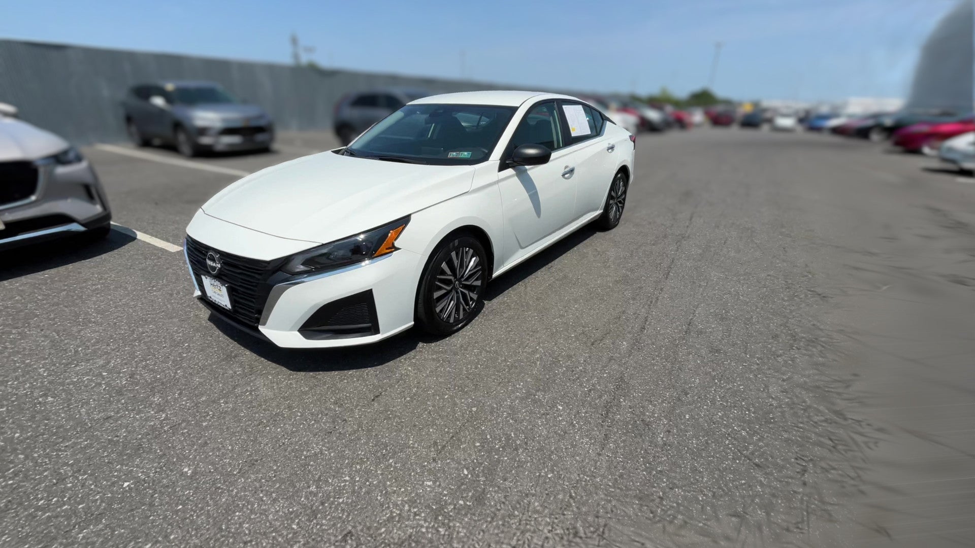 2025 Nissan Altima vehicle photo
