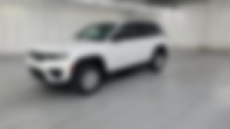 2025 Jeep Grand Cherokee vehicle photo