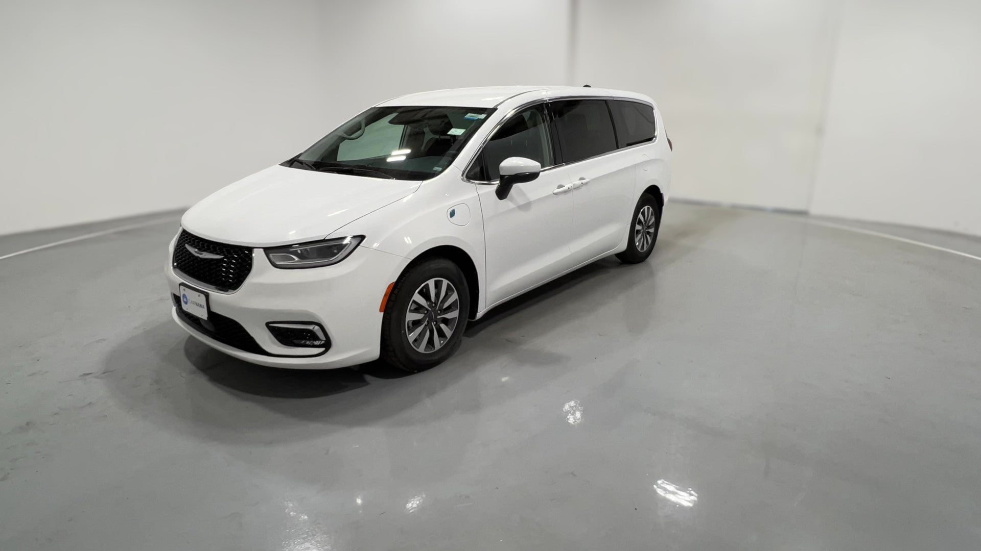 2023 Chrysler Pacifica Hybrid vehicle photo