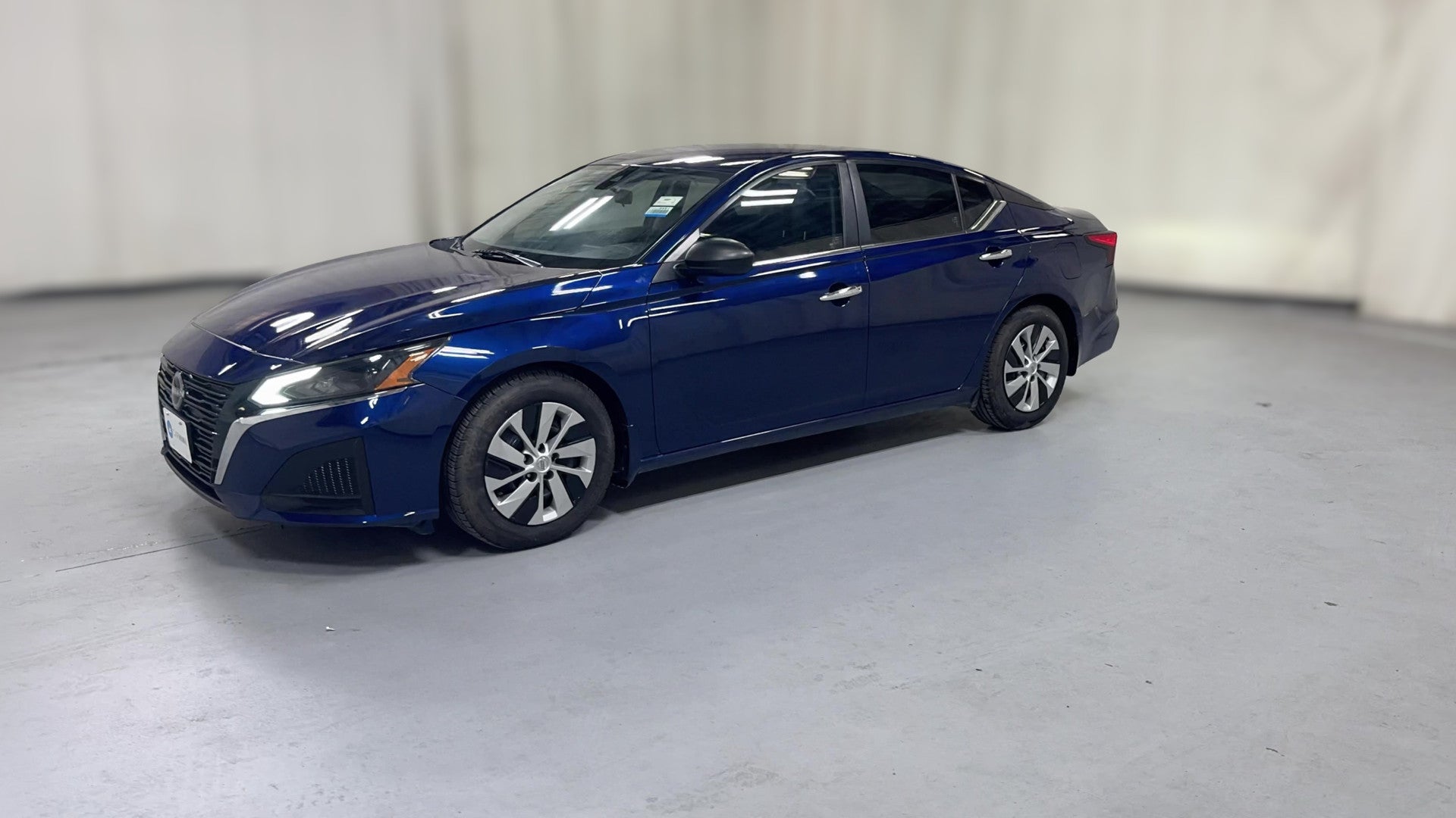 2024 Nissan Altima vehicle photo