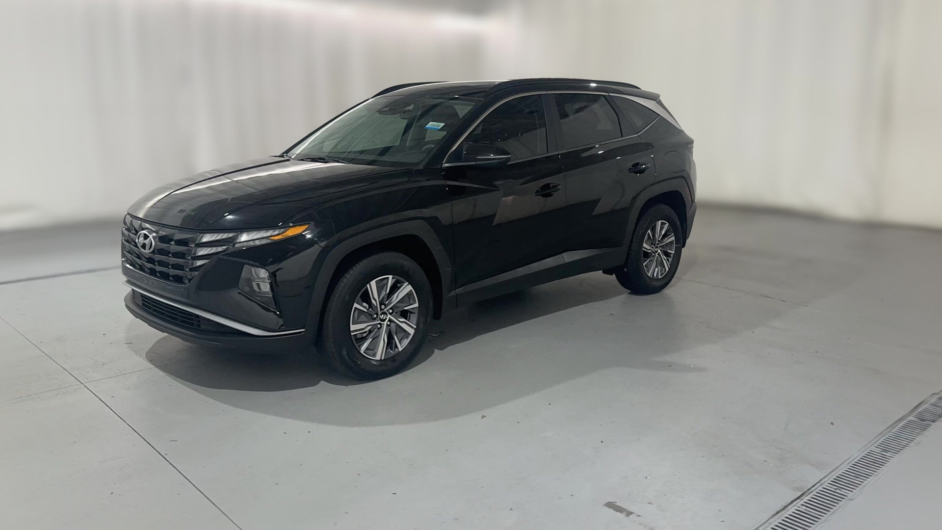 2022 Hyundai Tucson Hybrid vehicle photo