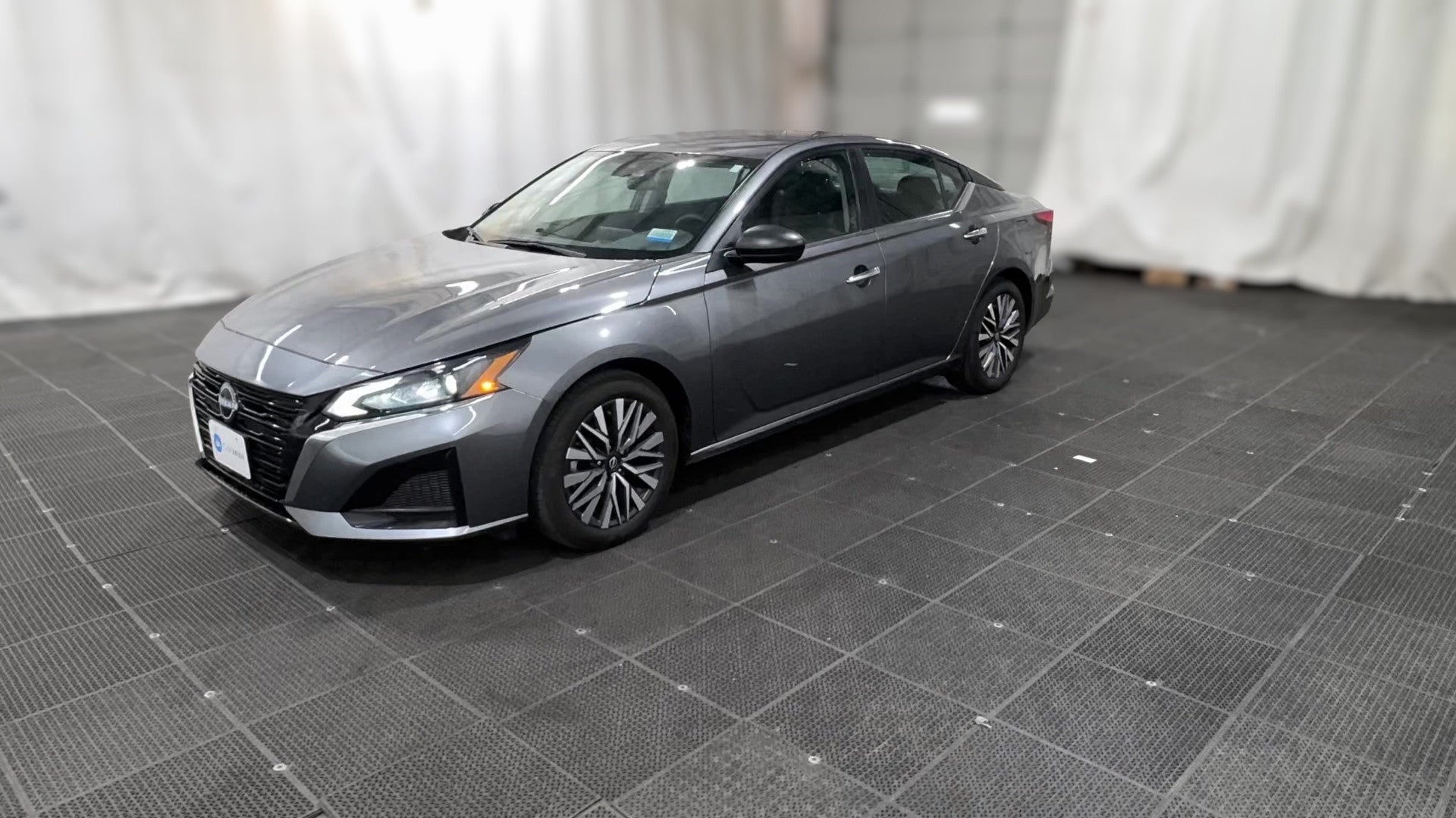 2025 Nissan Altima vehicle photo
