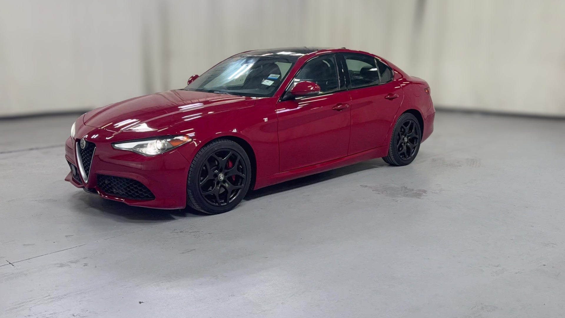 2022 Alfa Romeo Giulia vehicle photo
