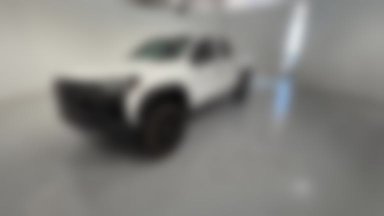 2025 Chevrolet Colorado Crew Cab vehicle photo
