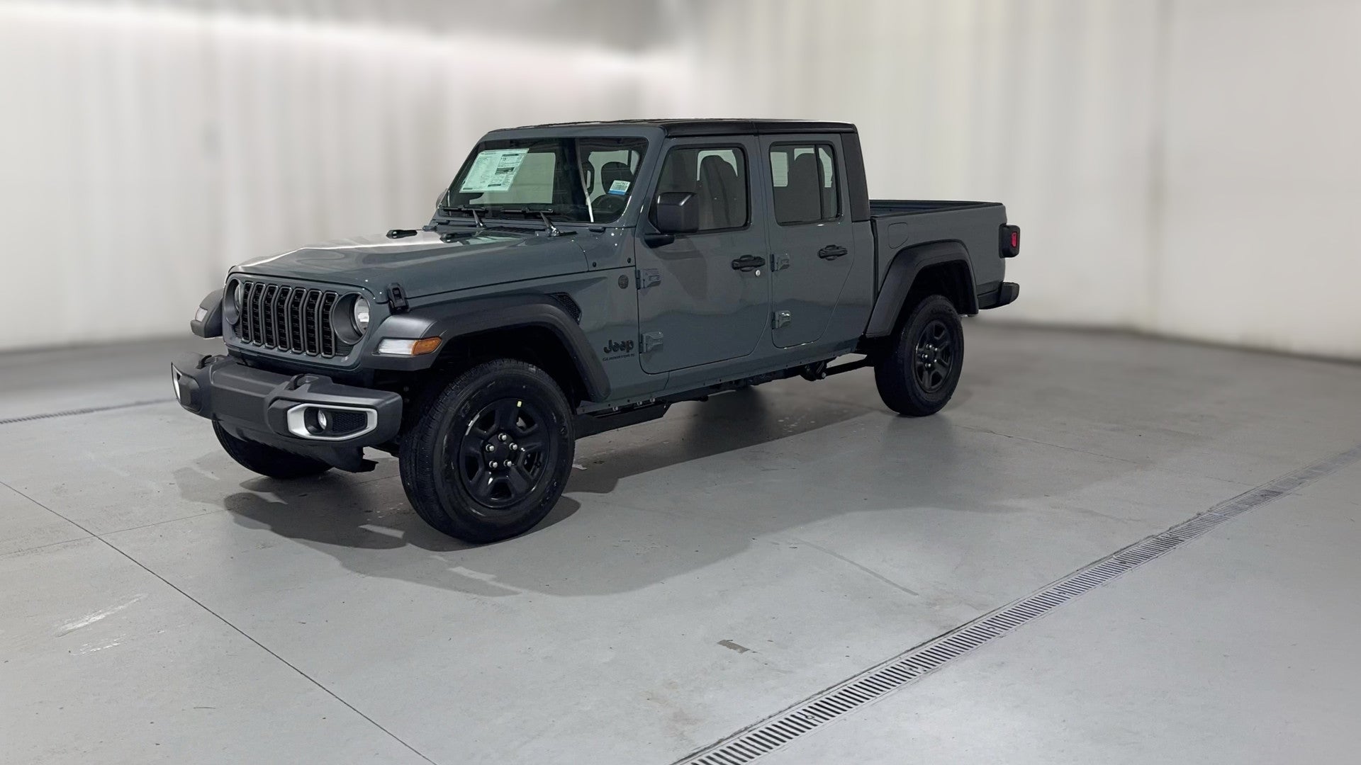 2026 Jeep Gladiator vehicle photo