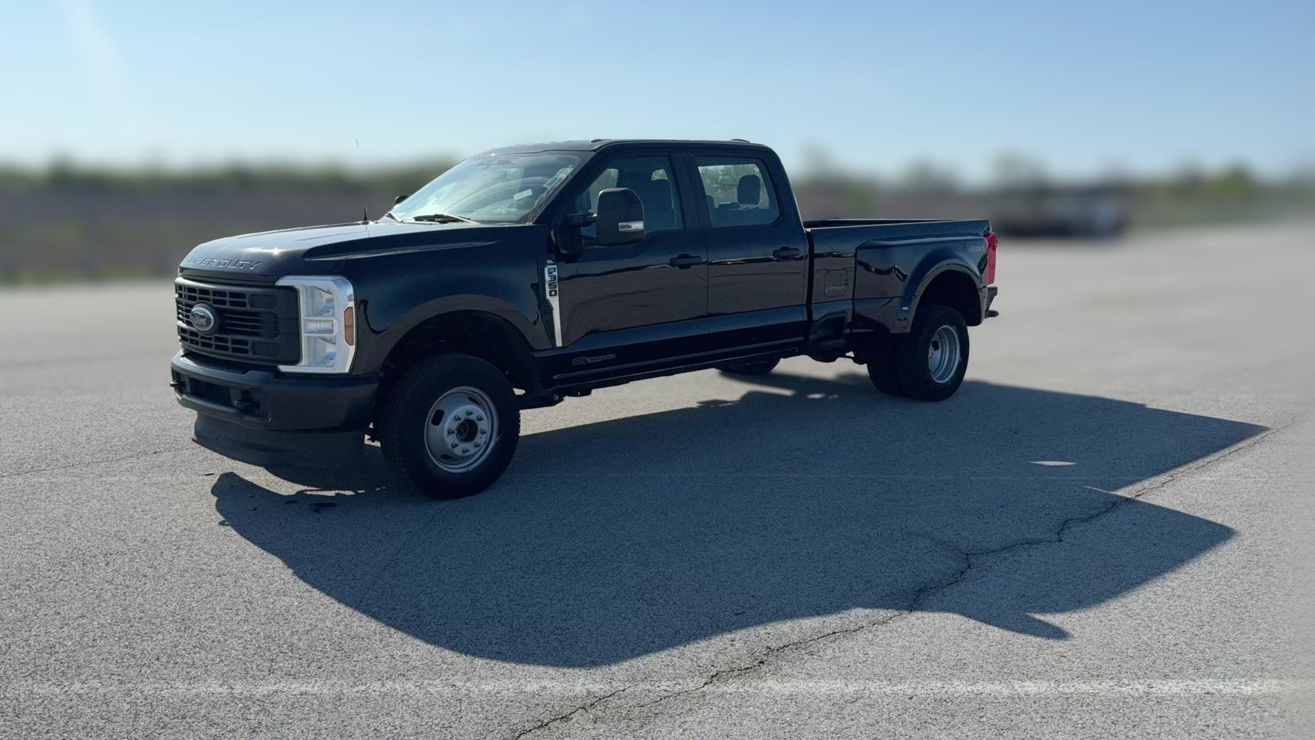 2024 Ford F350 Super Duty Crew Cab vehicle photo
