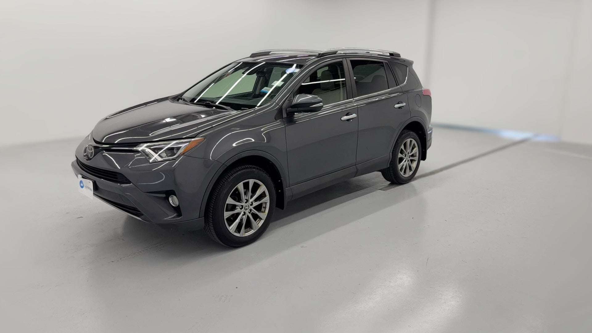 2018 Toyota RAV4 vehicle photo