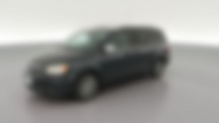 2014 Chrysler Town & Country vehicle photo