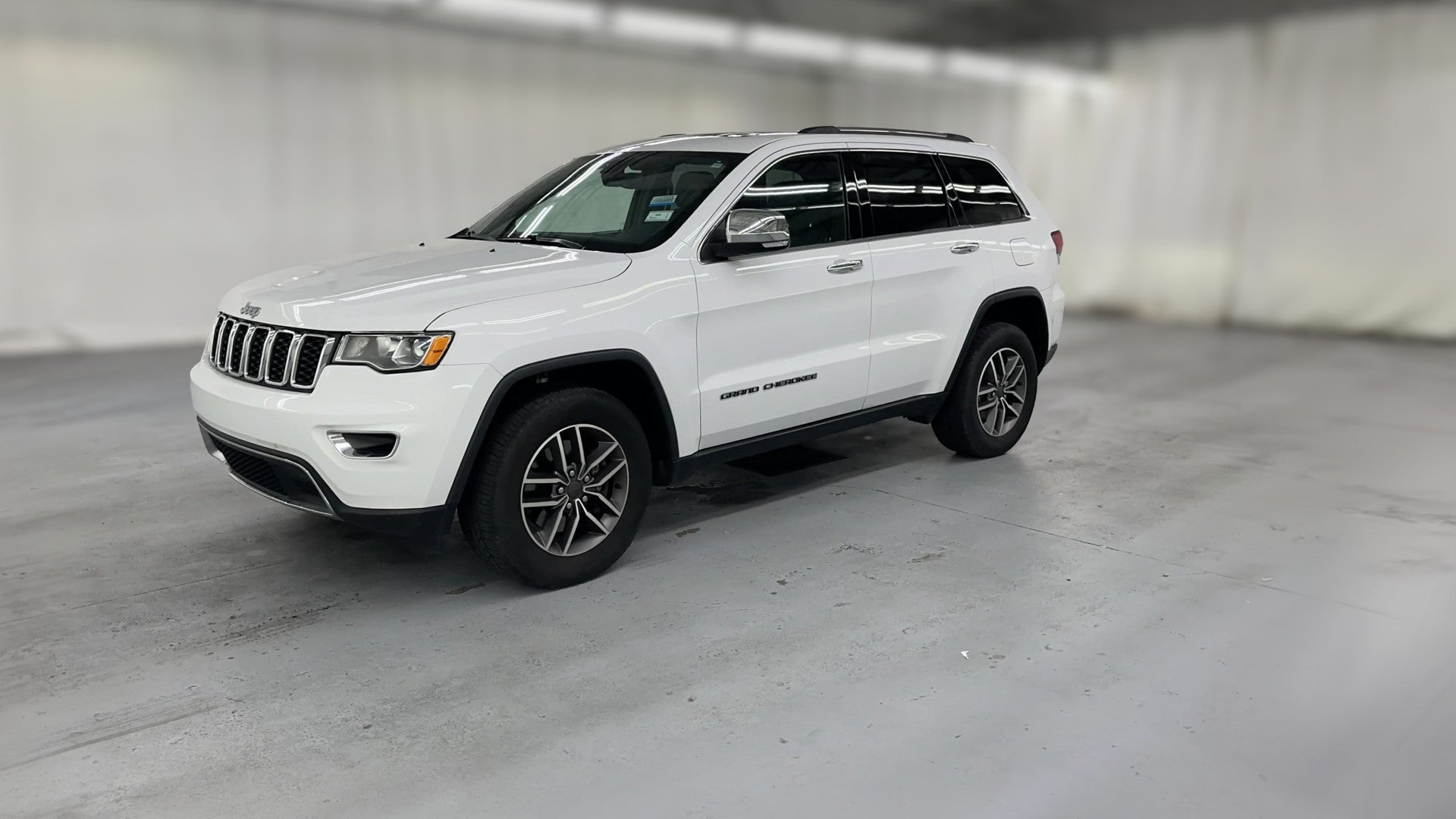 2021 Jeep Grand Cherokee vehicle photo