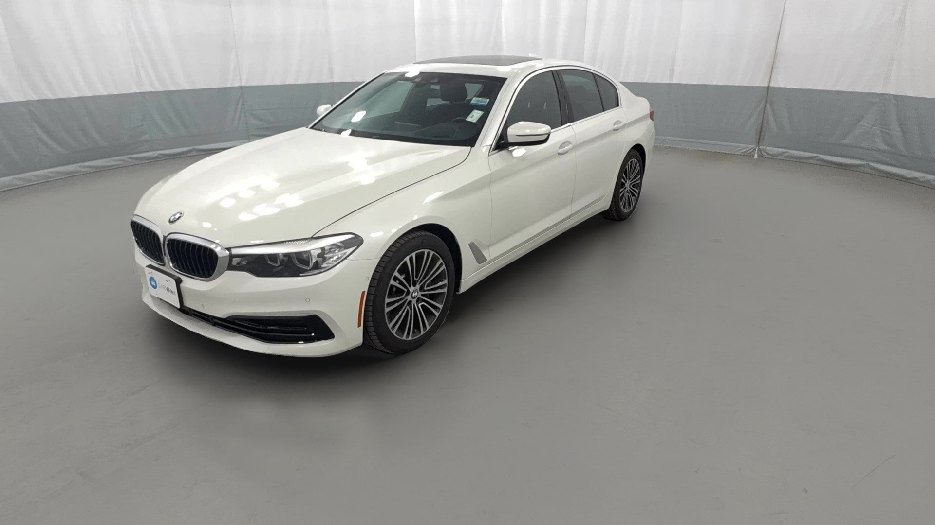 2019 BMW 5 Series vehicle photo