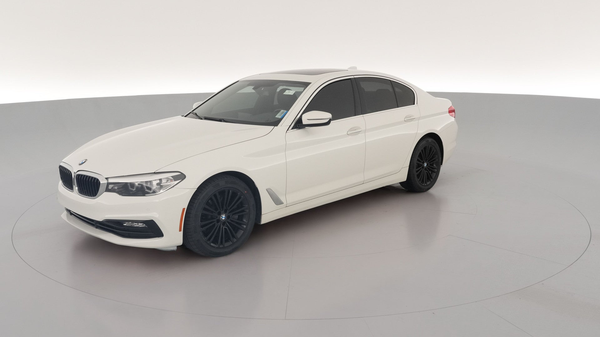 2018 BMW 5 Series vehicle photo