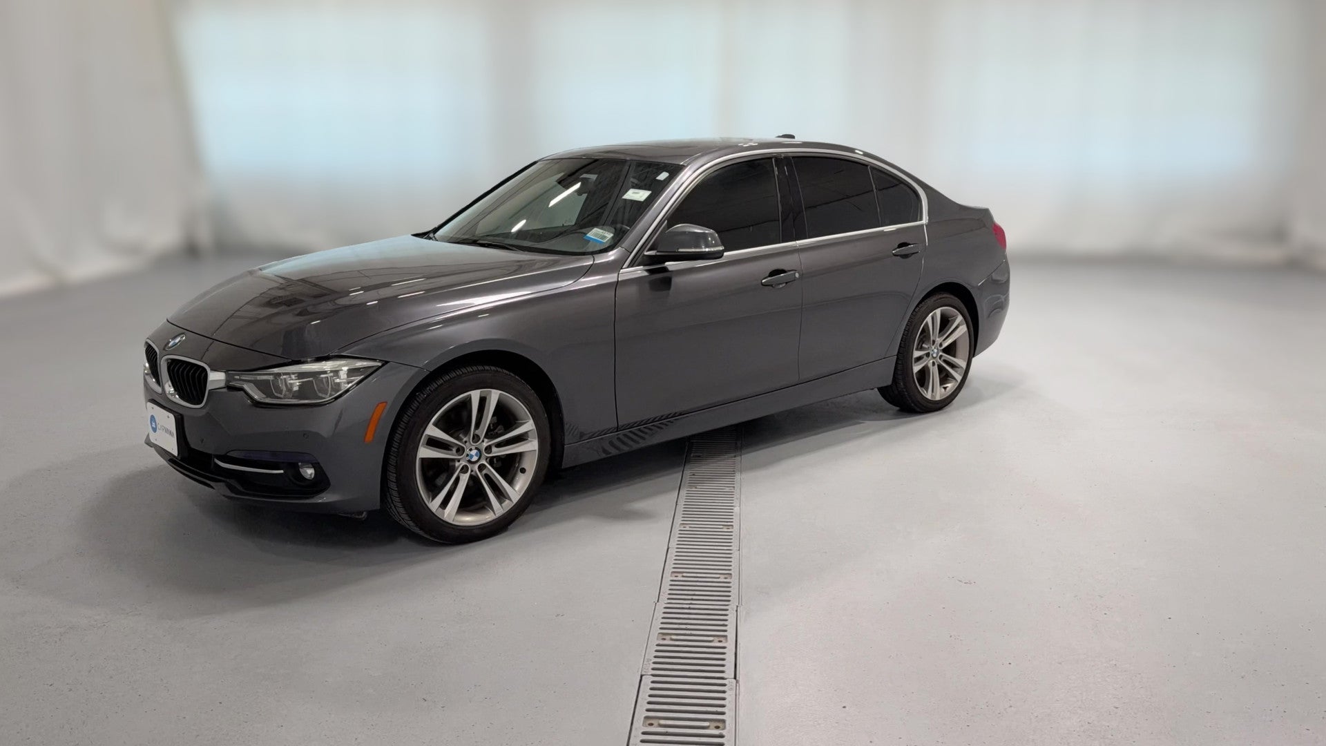 2018 BMW 3 Series vehicle photo