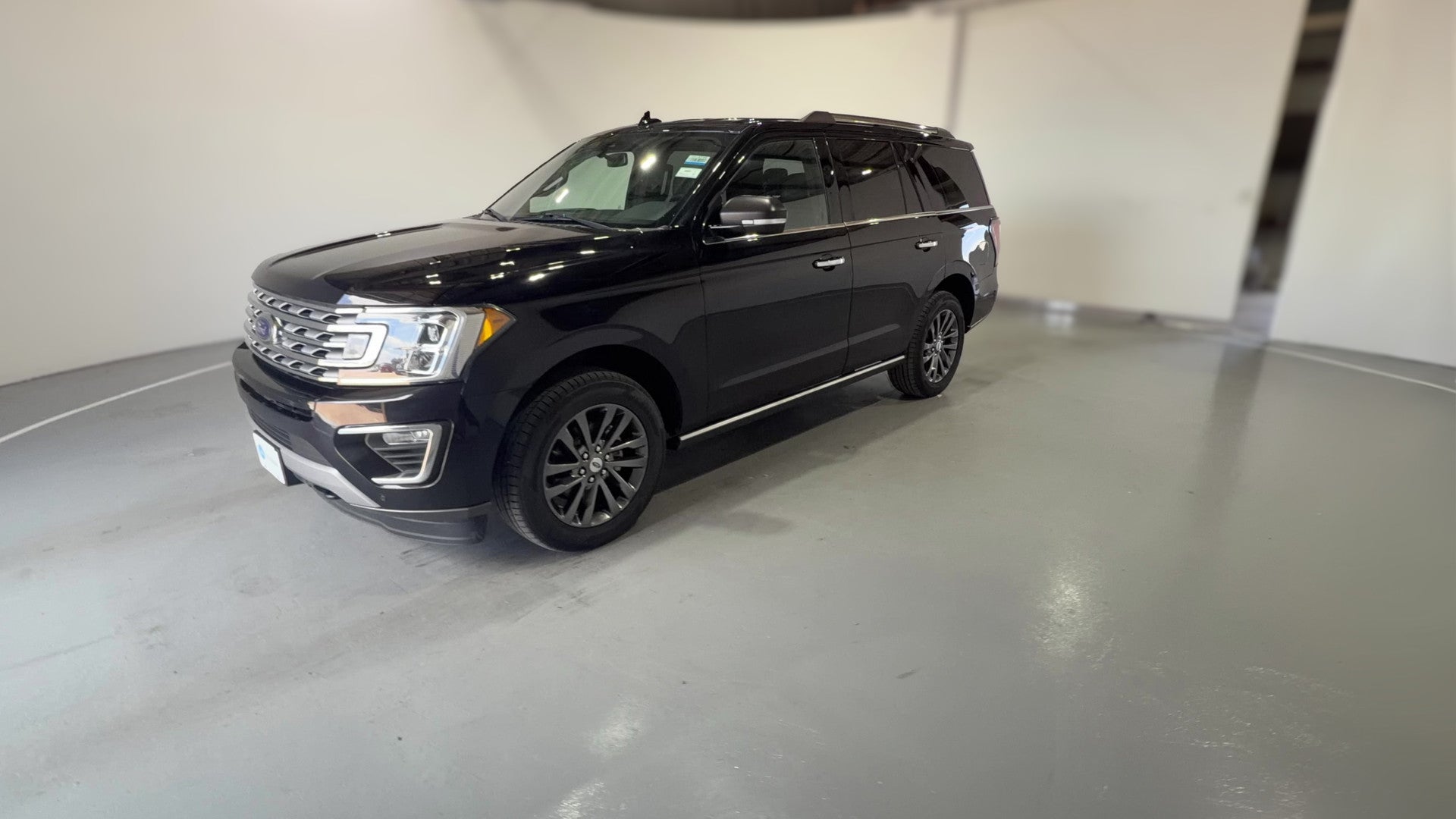 2021 Ford Expedition vehicle photo