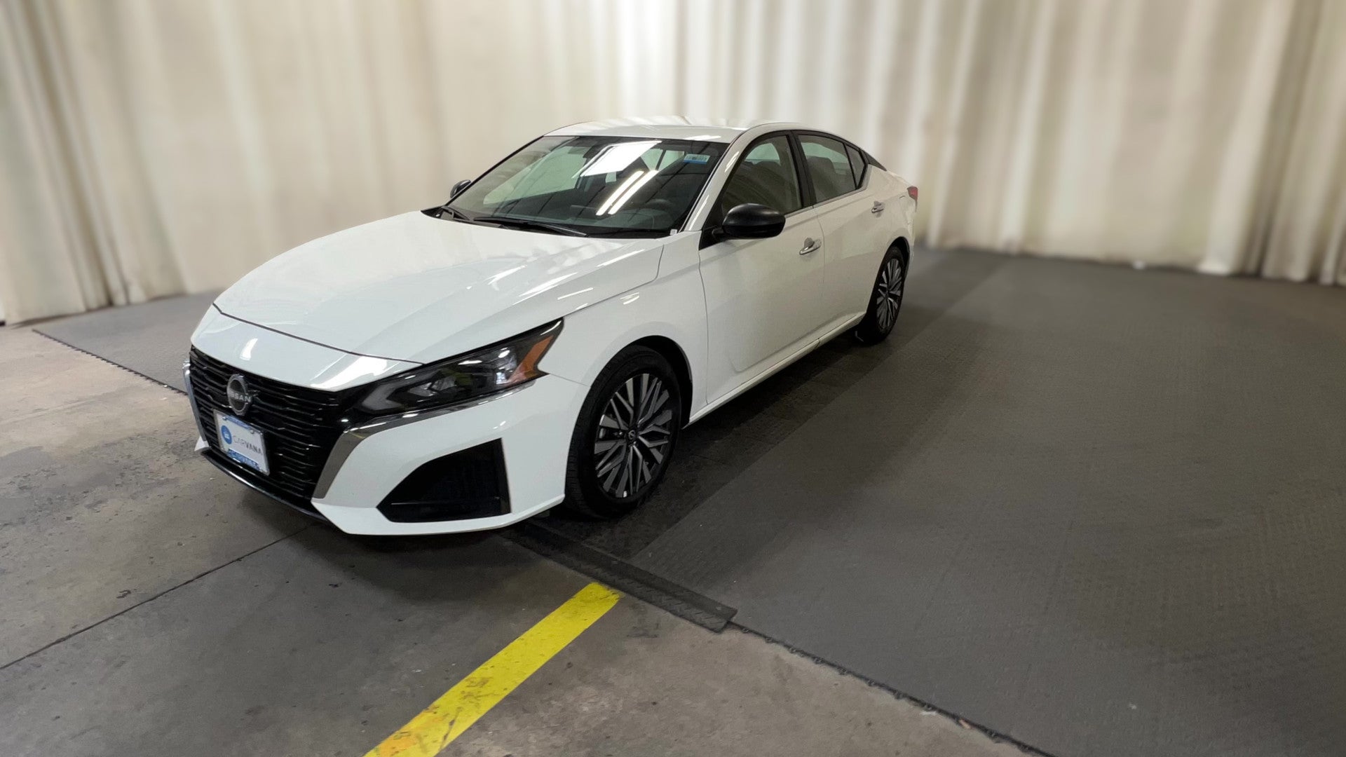 2025 Nissan Altima vehicle photo