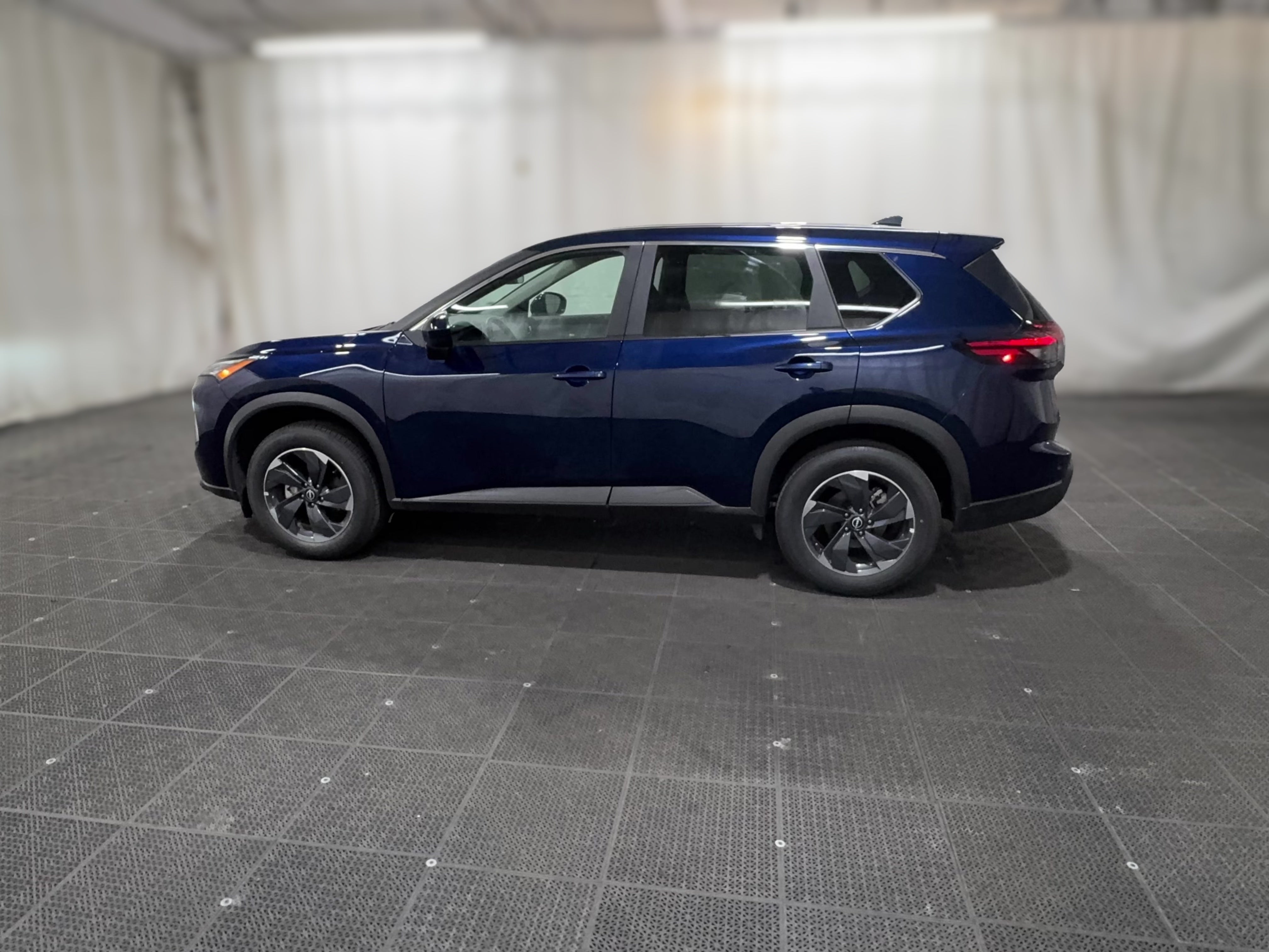 2025 Nissan Rogue SV - Photo 27