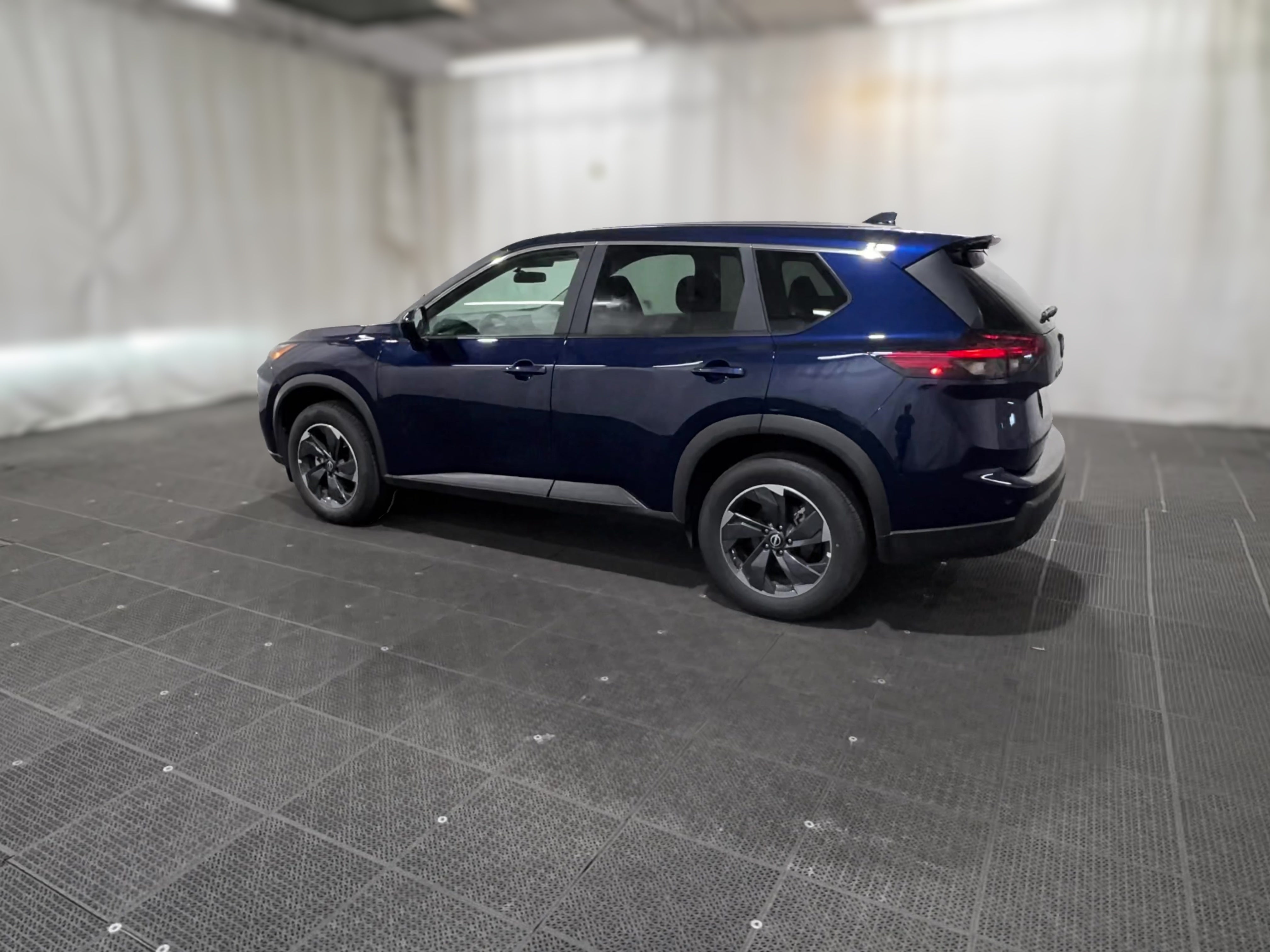 2025 Nissan Rogue SV - Photo 28