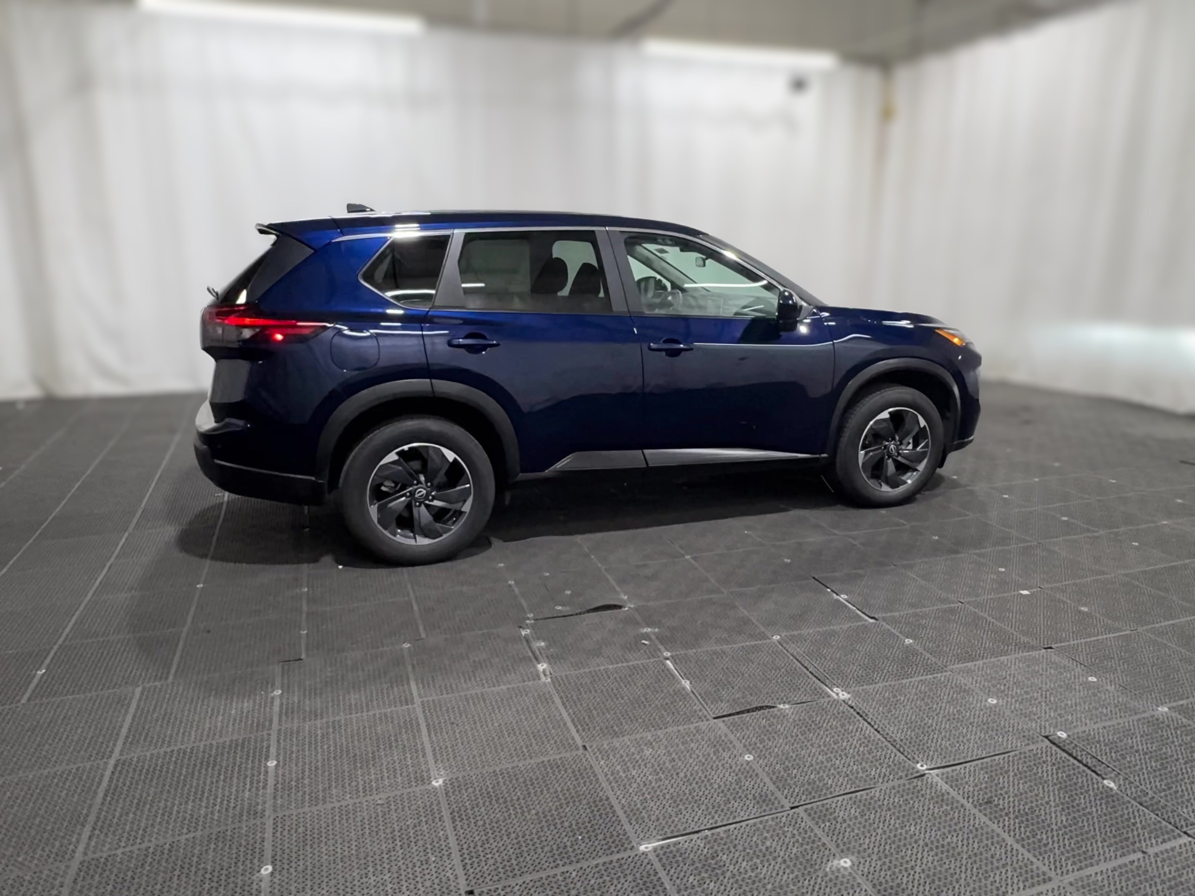 2025 Nissan Rogue SV - Photo 34
