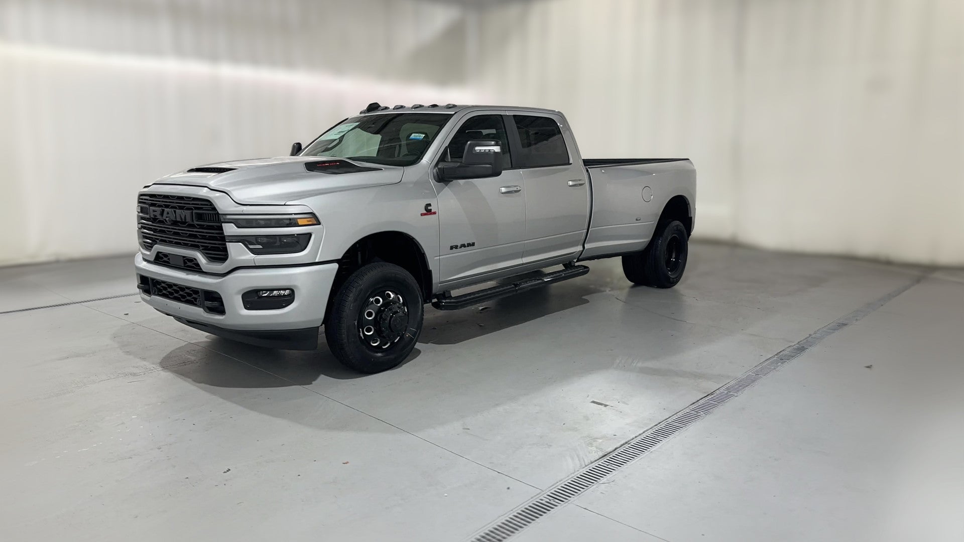 2026 Ram 3500 Crew Cab vehicle photo