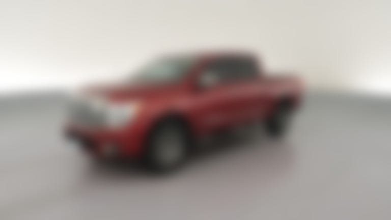 2019 Nissan Titan Crew Cab vehicle photo