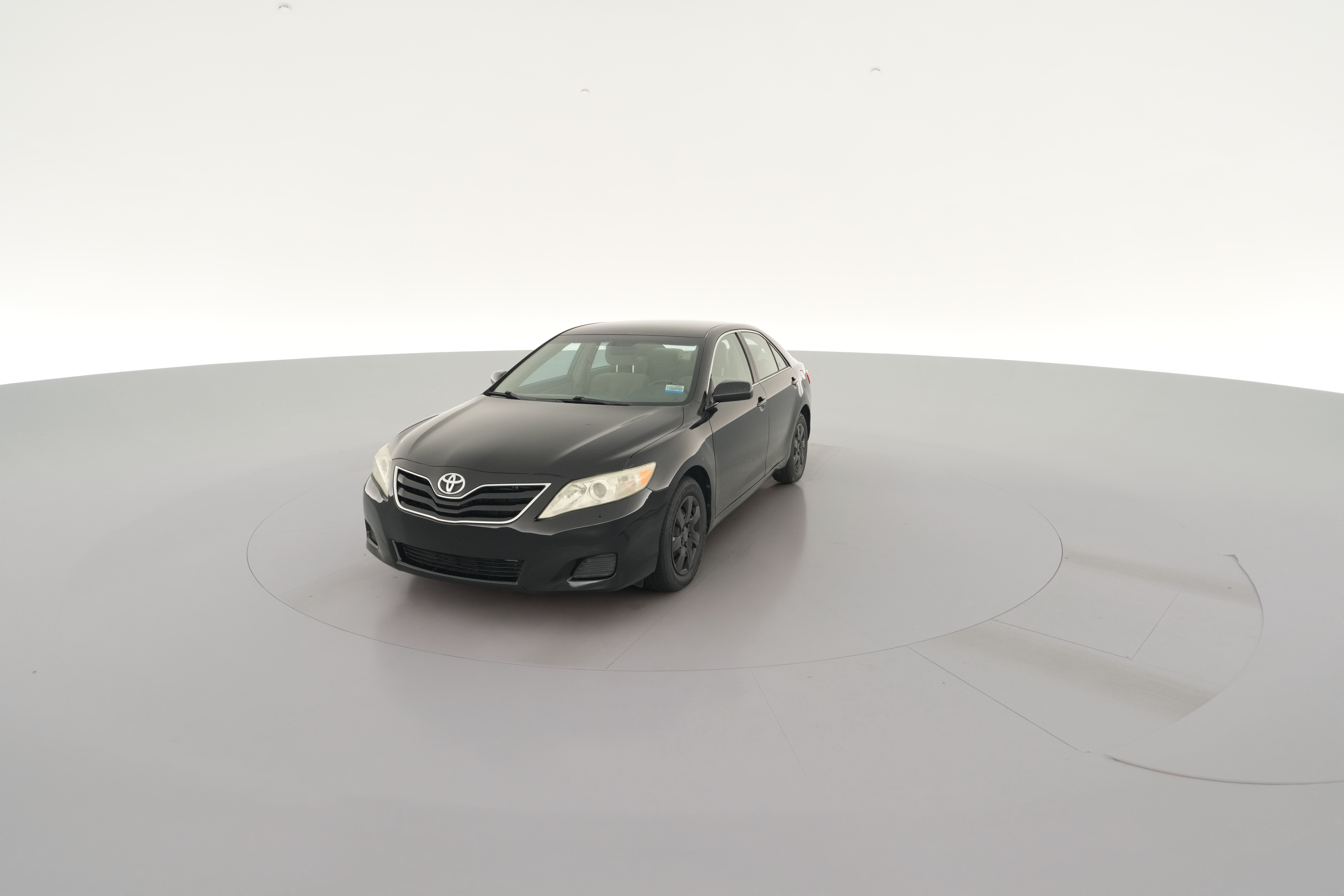 2010 Toyota Camry LE - Photo 18